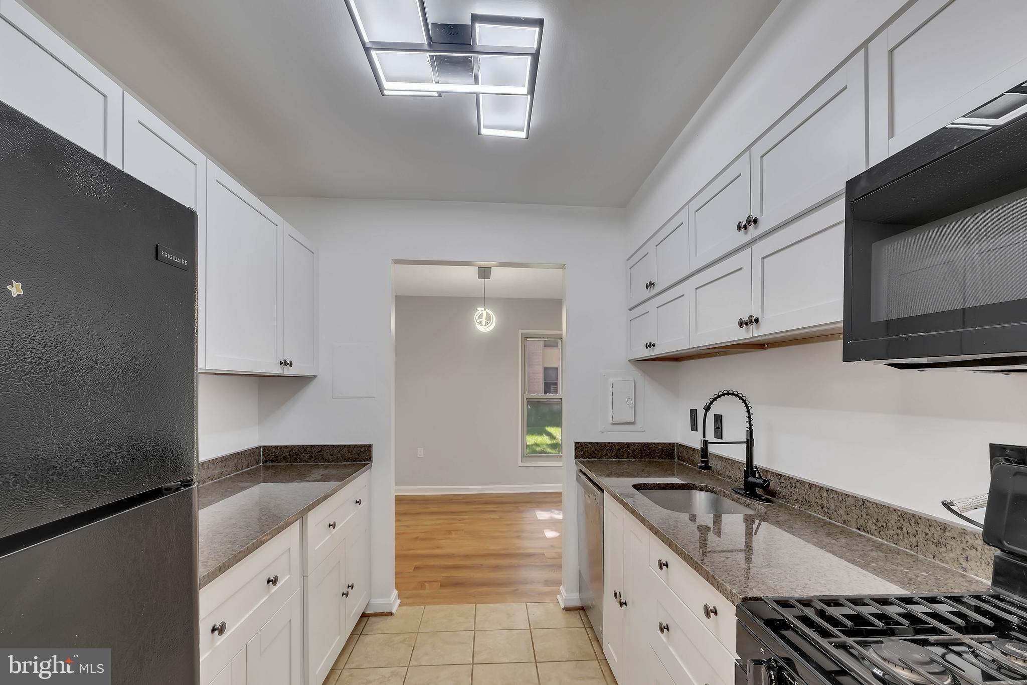 17 CANTERBURY SQUARE 103