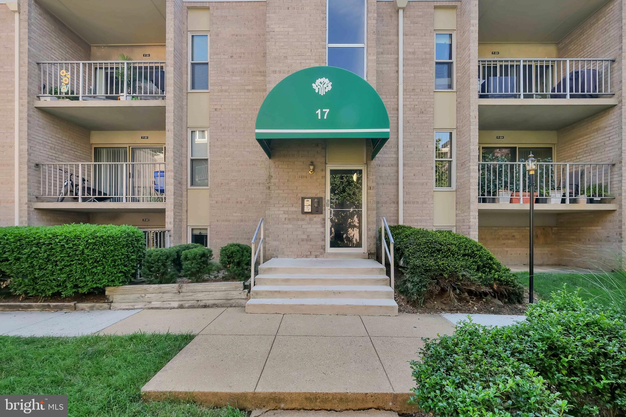 17 CANTERBURY SQUARE 103