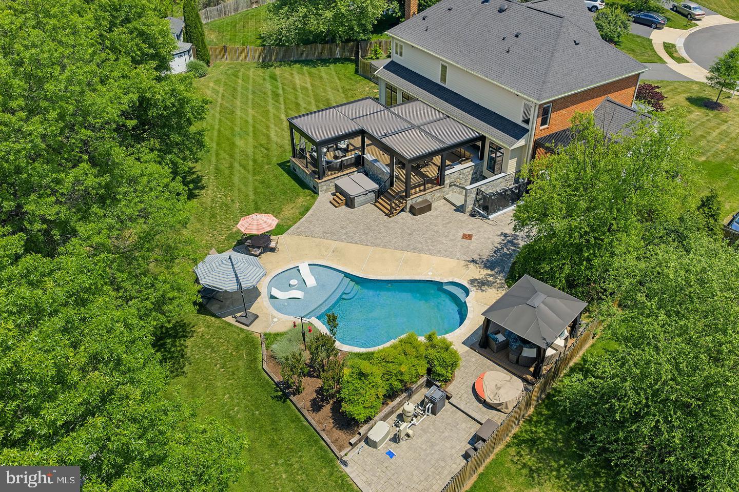 22043 WATER RUN COURT