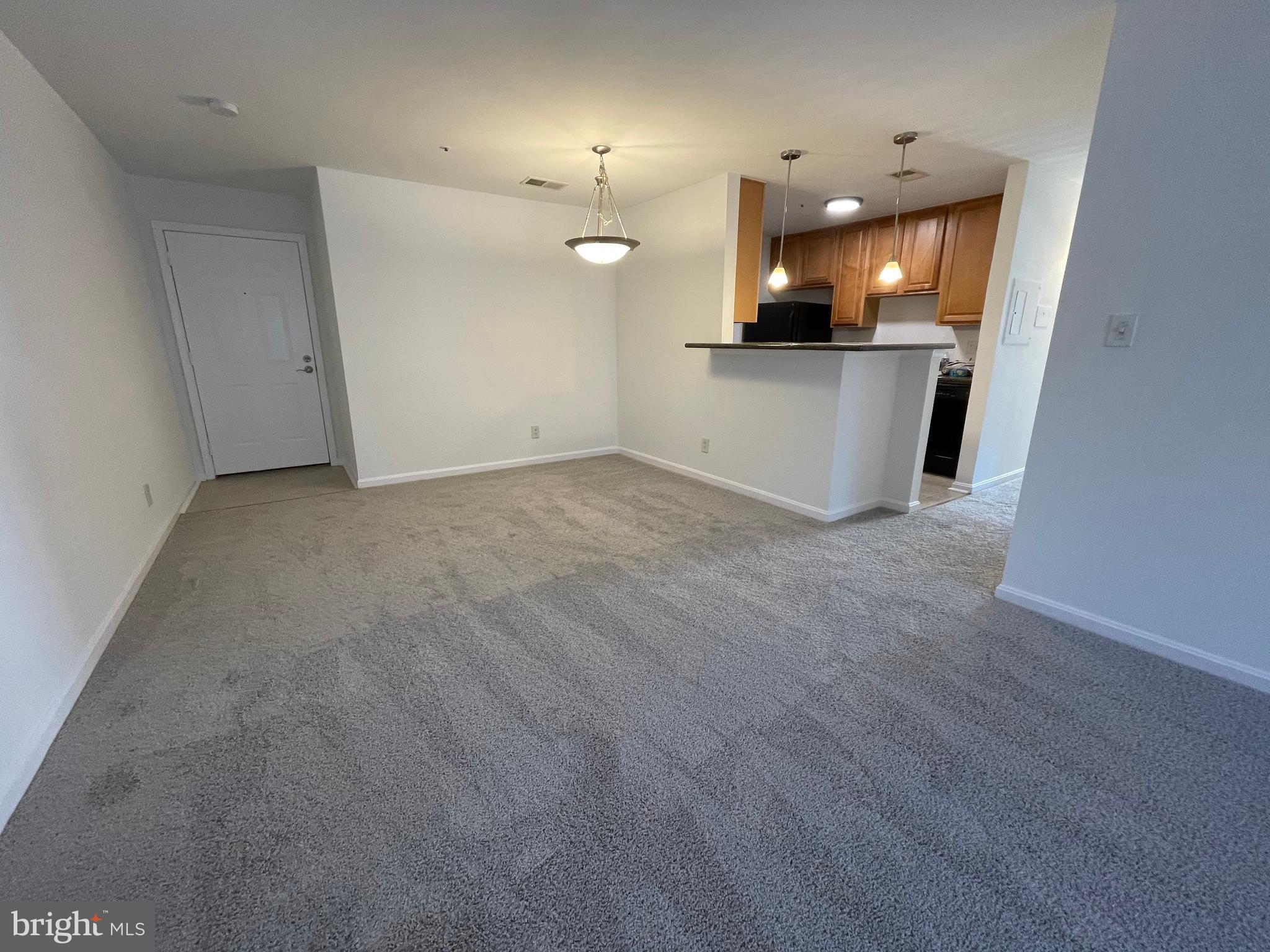 FOUR WINDS AT OAKTON - Residential Lease