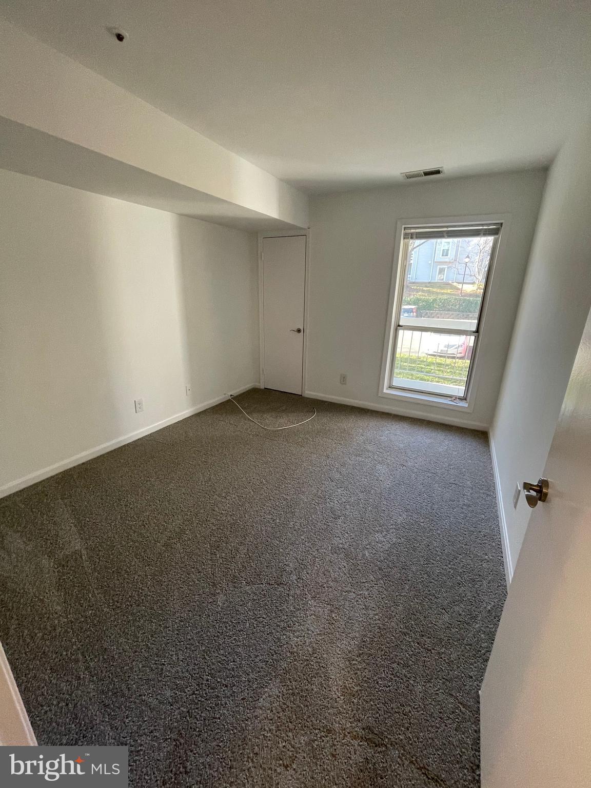 FOUR WINDS AT OAKTON - Residential Lease