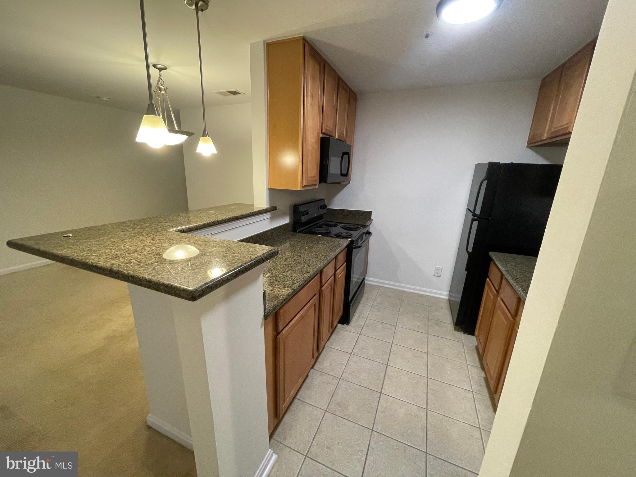 FOUR WINDS AT OAKTON - Residential Lease