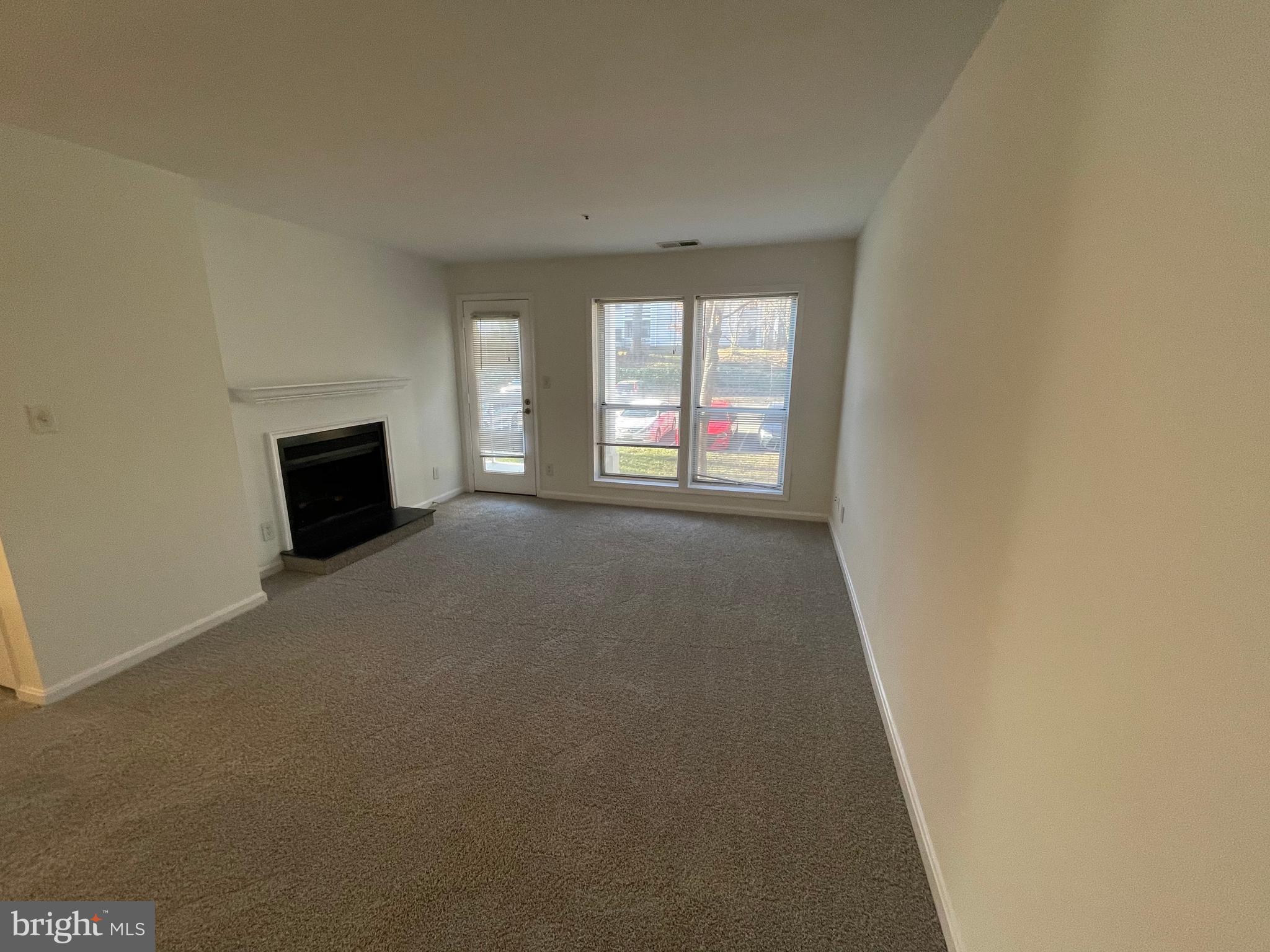 FOUR WINDS AT OAKTON - Residential Lease