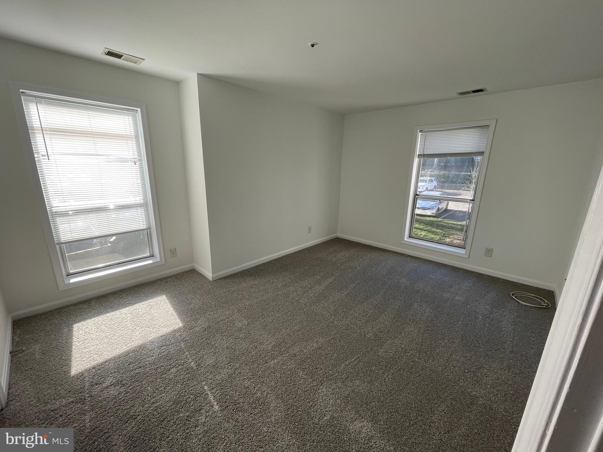 FOUR WINDS AT OAKTON - Residential Lease