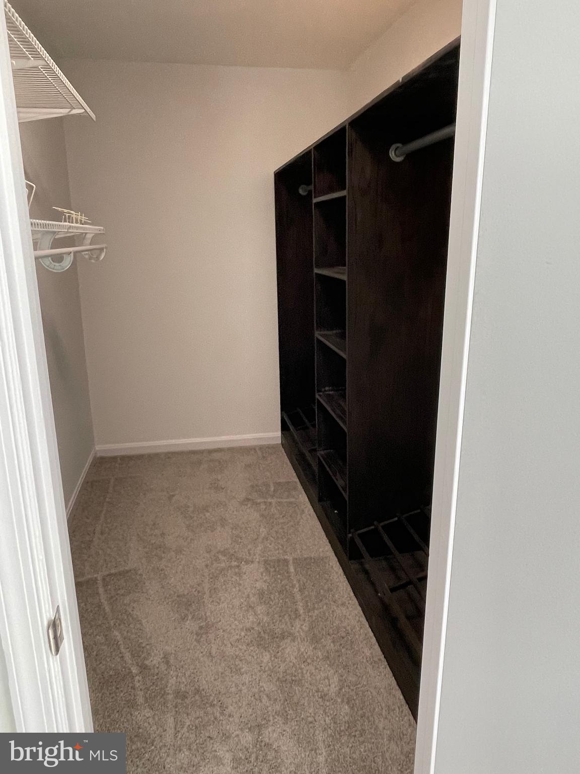 FOUR WINDS AT OAKTON - Residential Lease