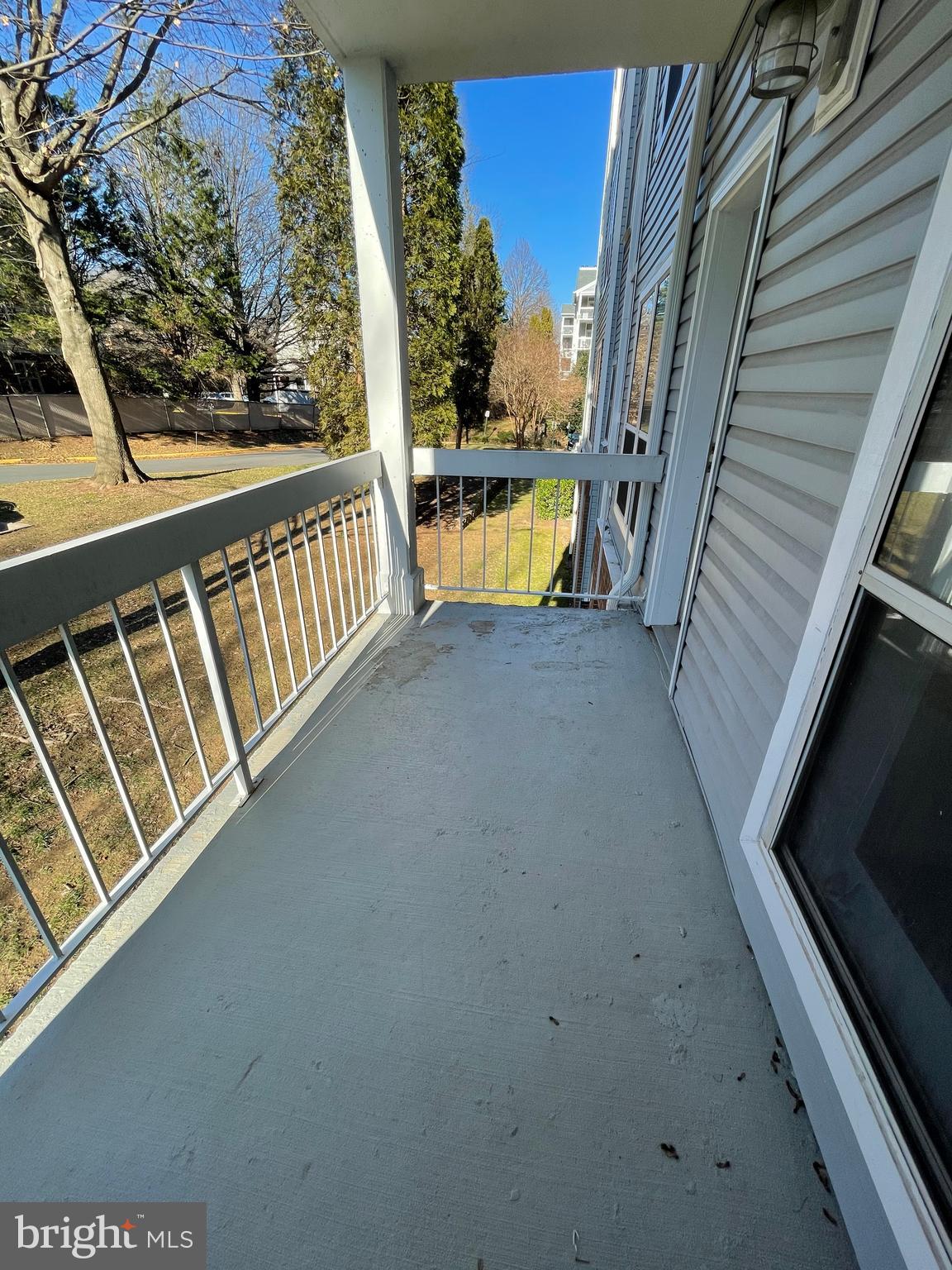 FOUR WINDS AT OAKTON - Residential Lease