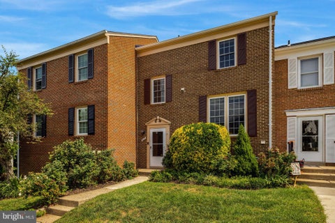 Photo of 926 Sherwood Court, STERLING, VA 20164 (MLS # VALO2135628)