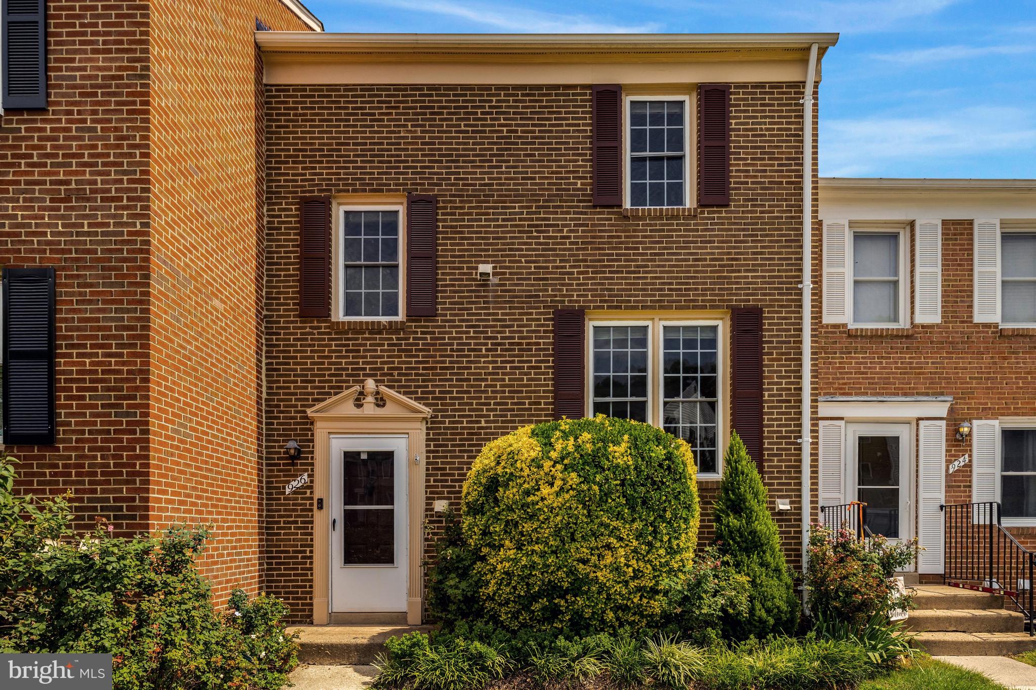 926 SHERWOOD COURT