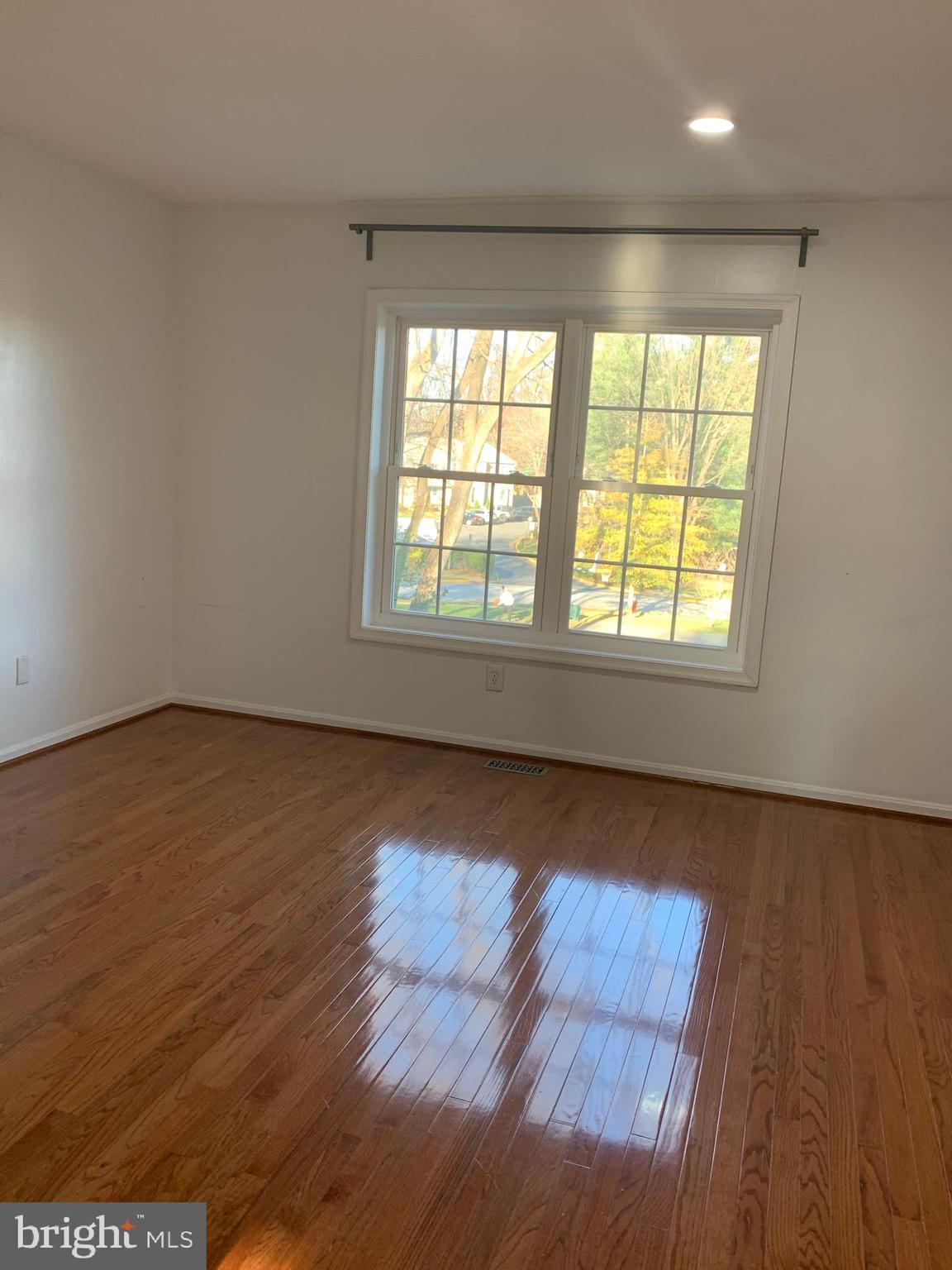 GREENTREE VILLAGE - Residential Lease