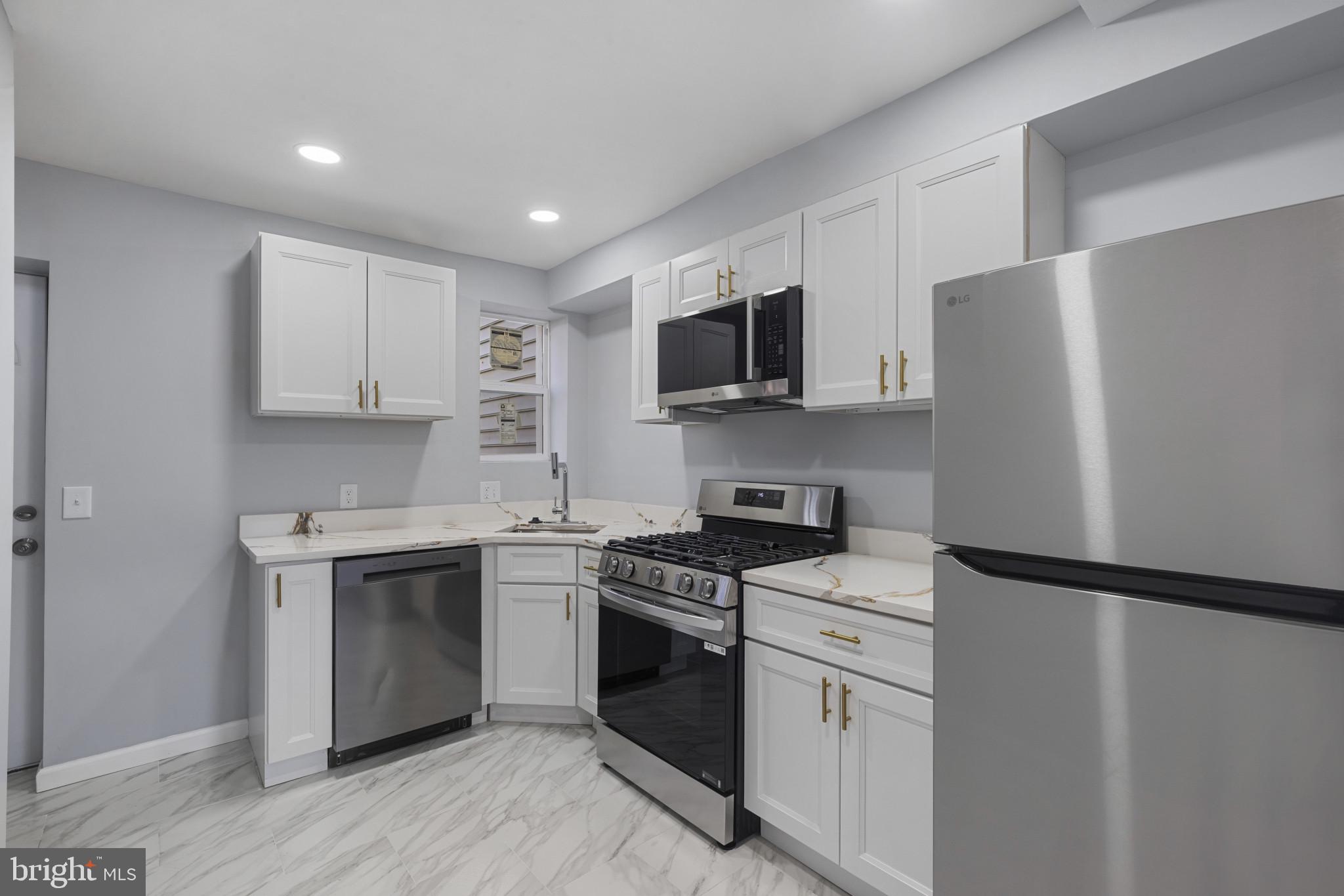 WYMAN PARK HAMPDEN - Residential