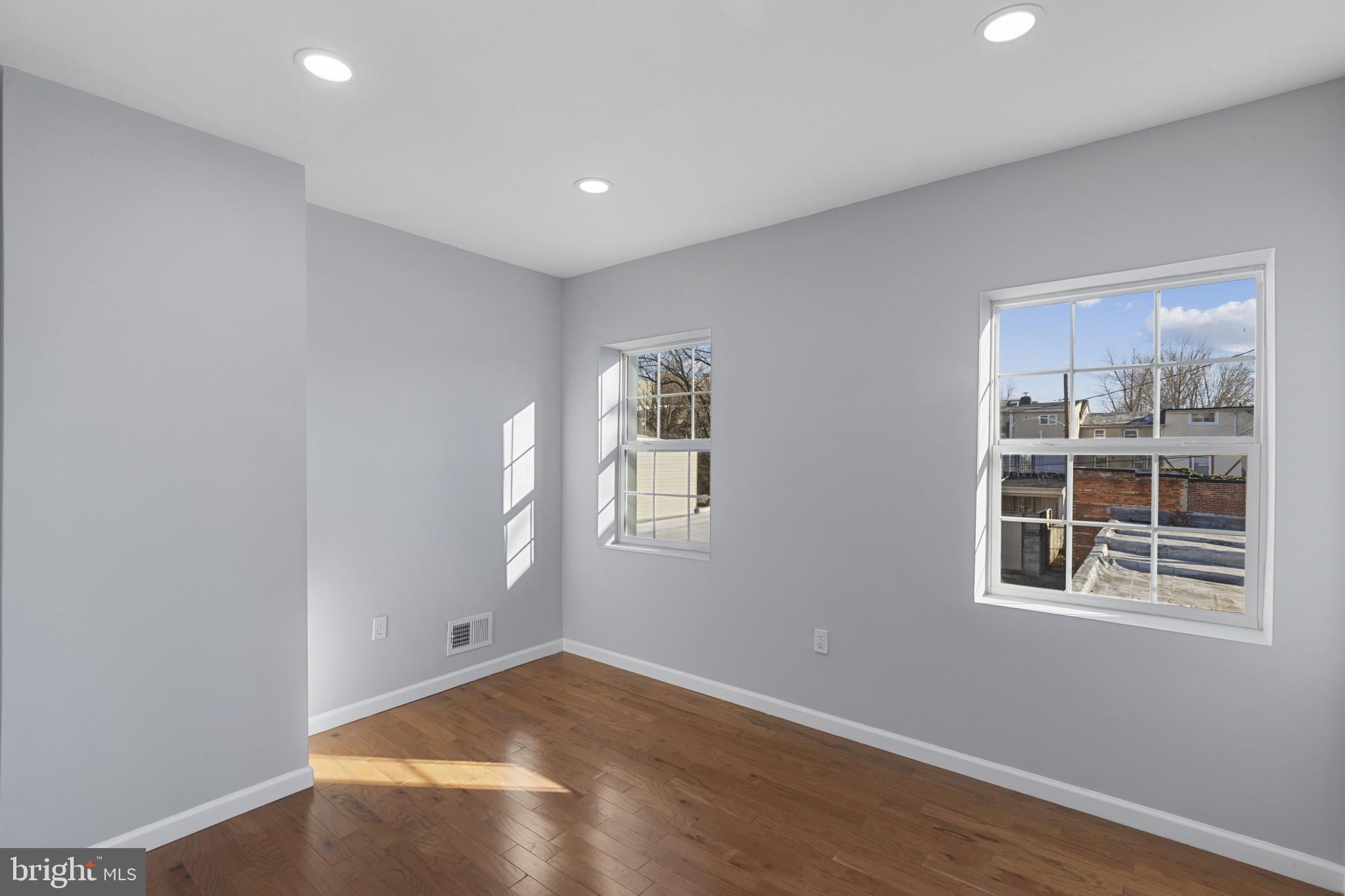 WYMAN PARK HAMPDEN - Residential