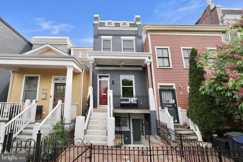 Photo of 1227 E Street SE, WASHINGTON, DC 20003 (MLS # DCDC2254834)