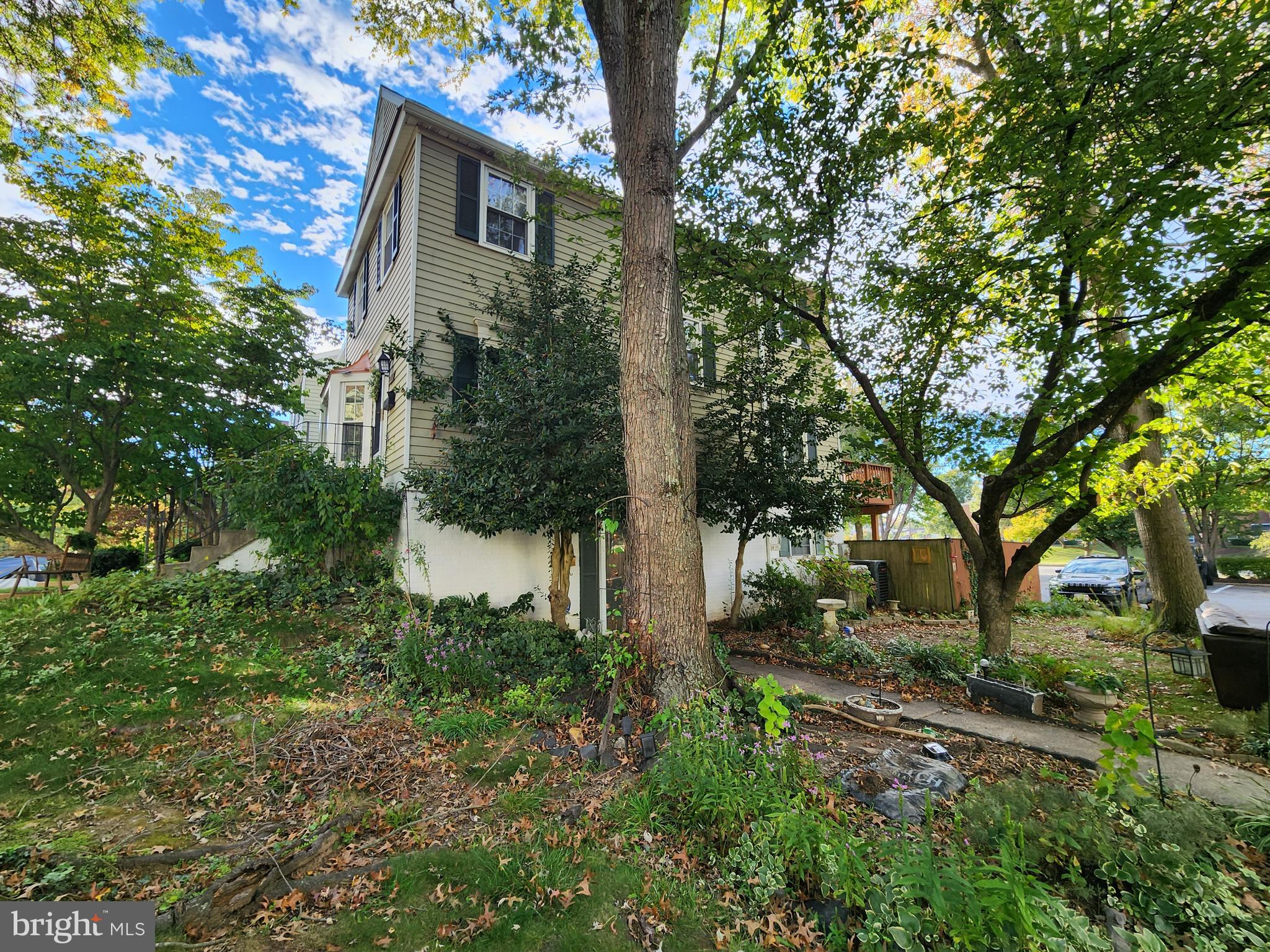 1454 VINEYARD COURT 111XC