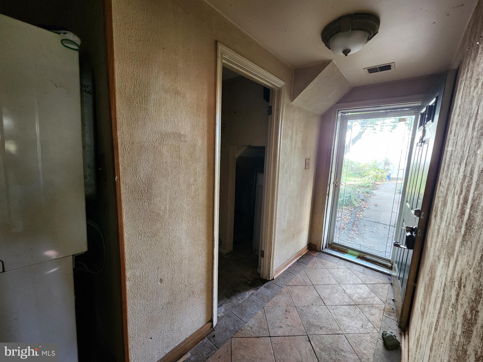 CROFTON MEWS CONDO - Residential