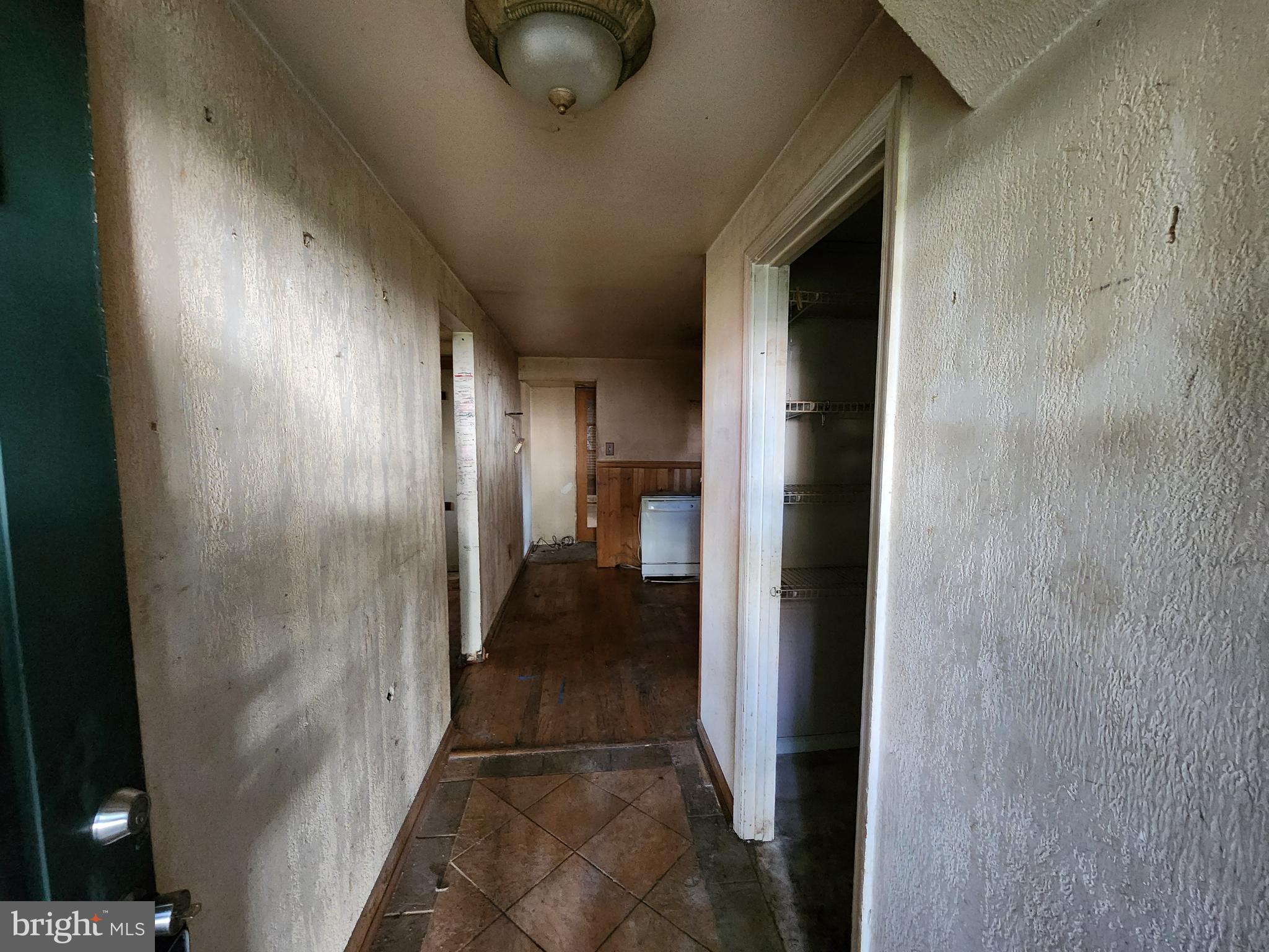 CROFTON MEWS CONDO - Residential