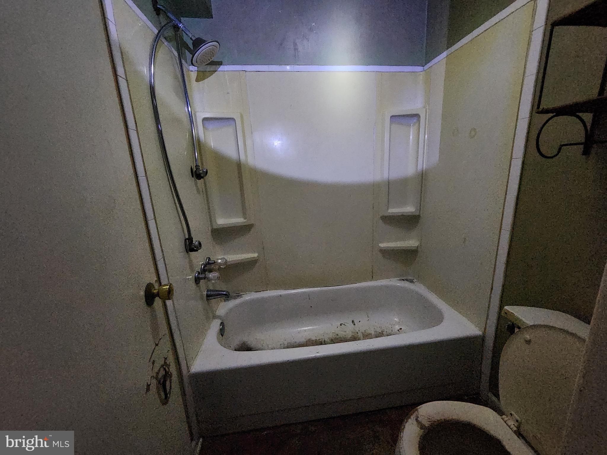 CROFTON MEWS CONDO - Residential