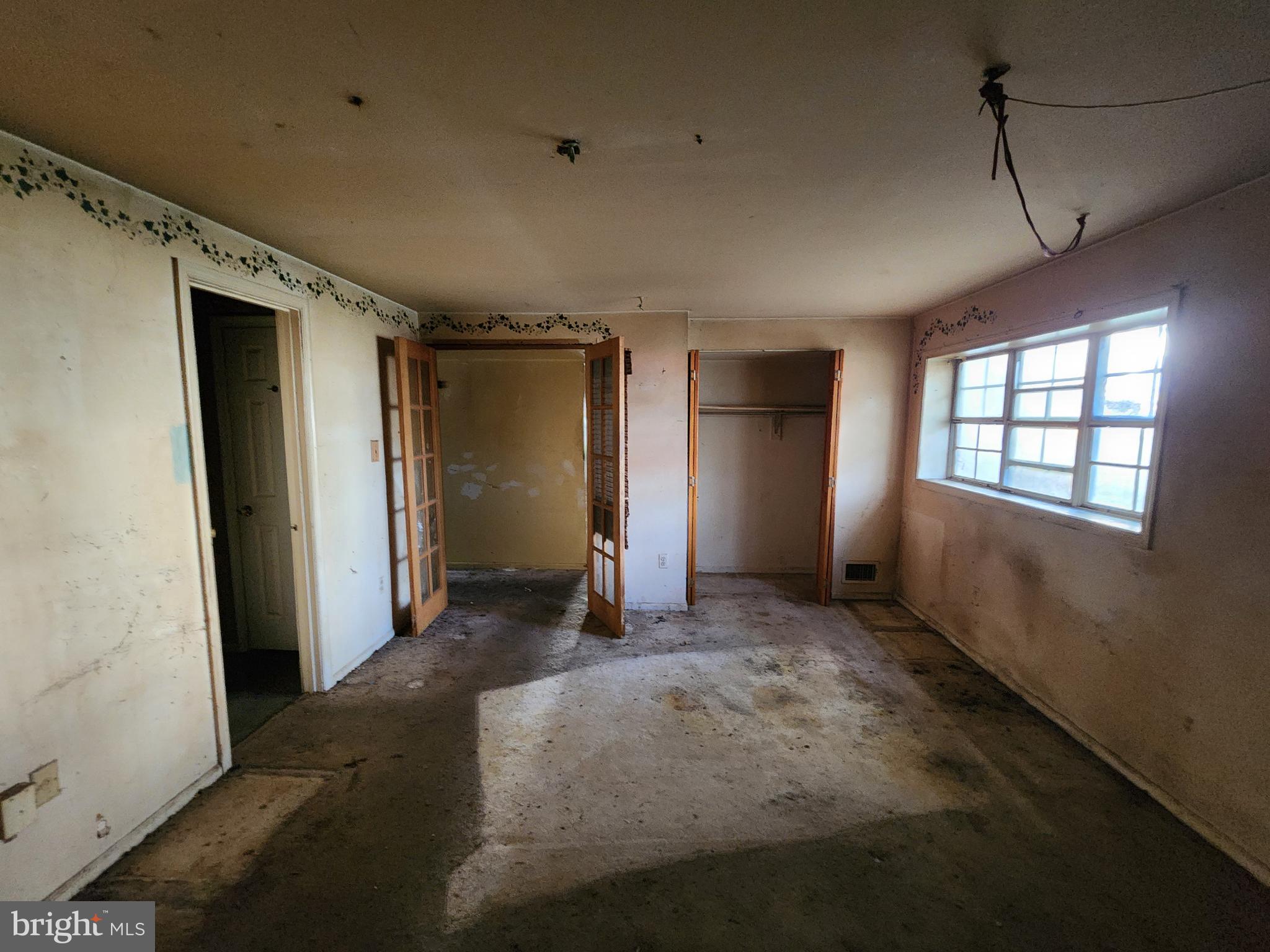 CROFTON MEWS CONDO - Residential