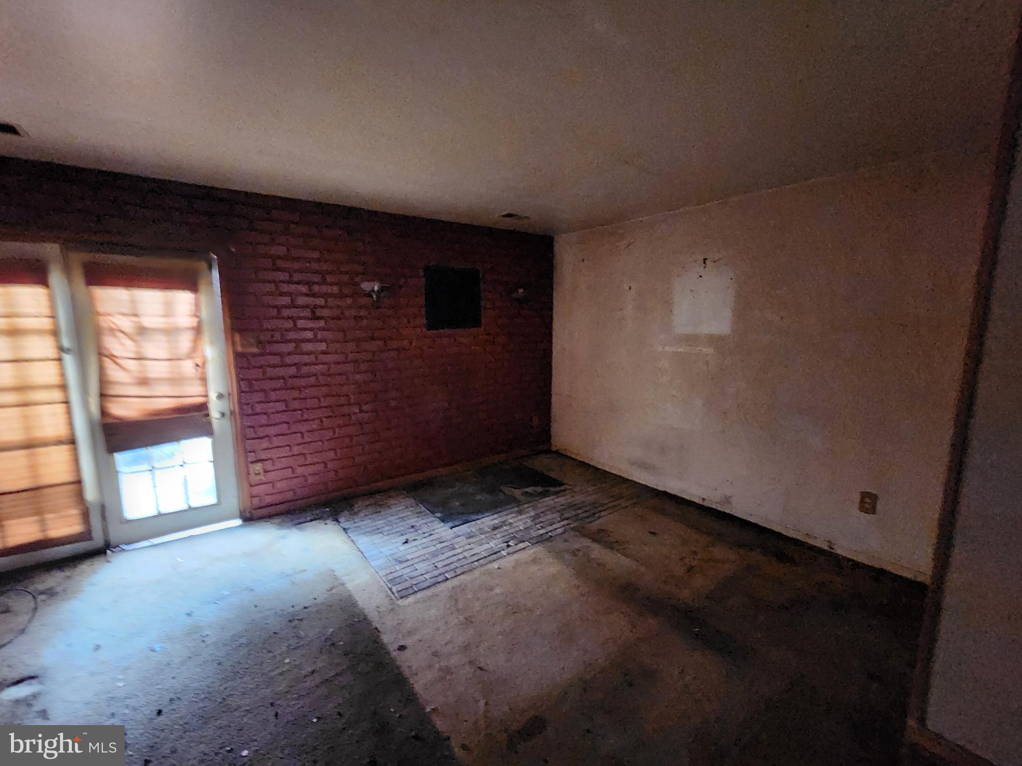 CROFTON MEWS CONDO - Residential