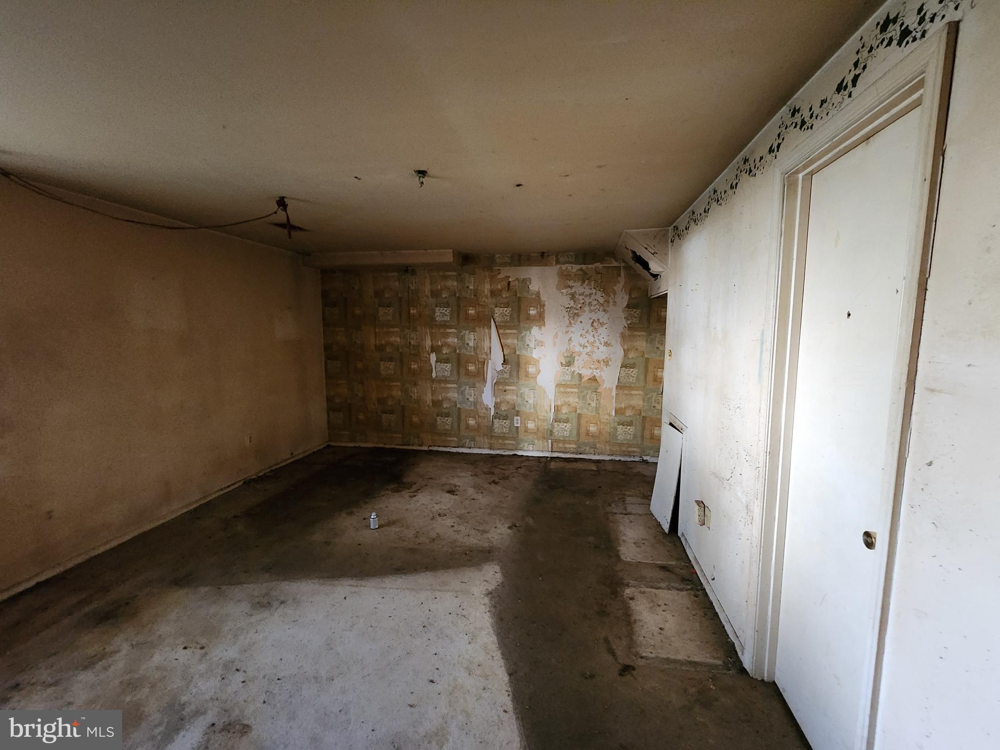 CROFTON MEWS CONDO - Residential