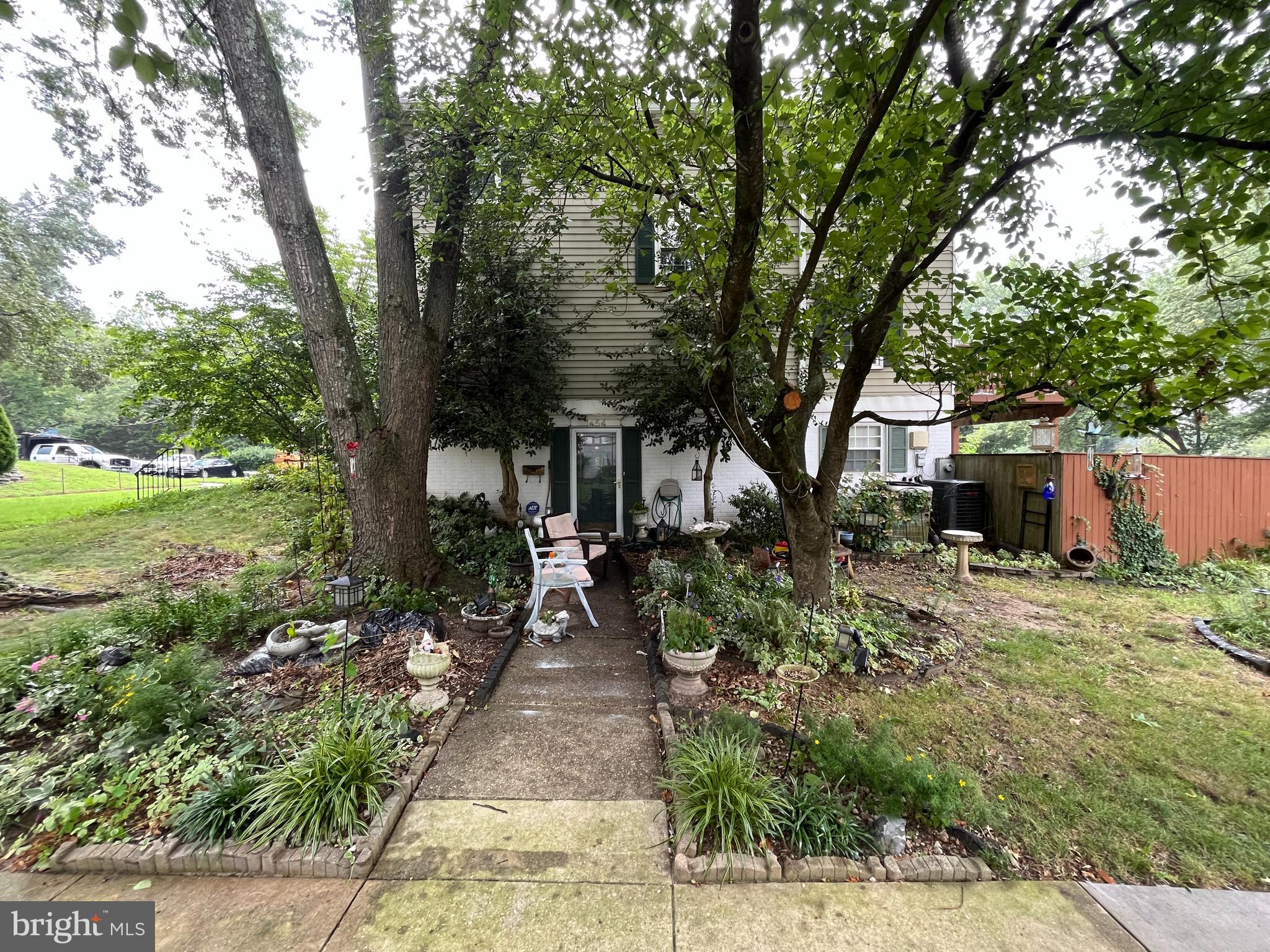 1454 VINEYARD COURT 111XC