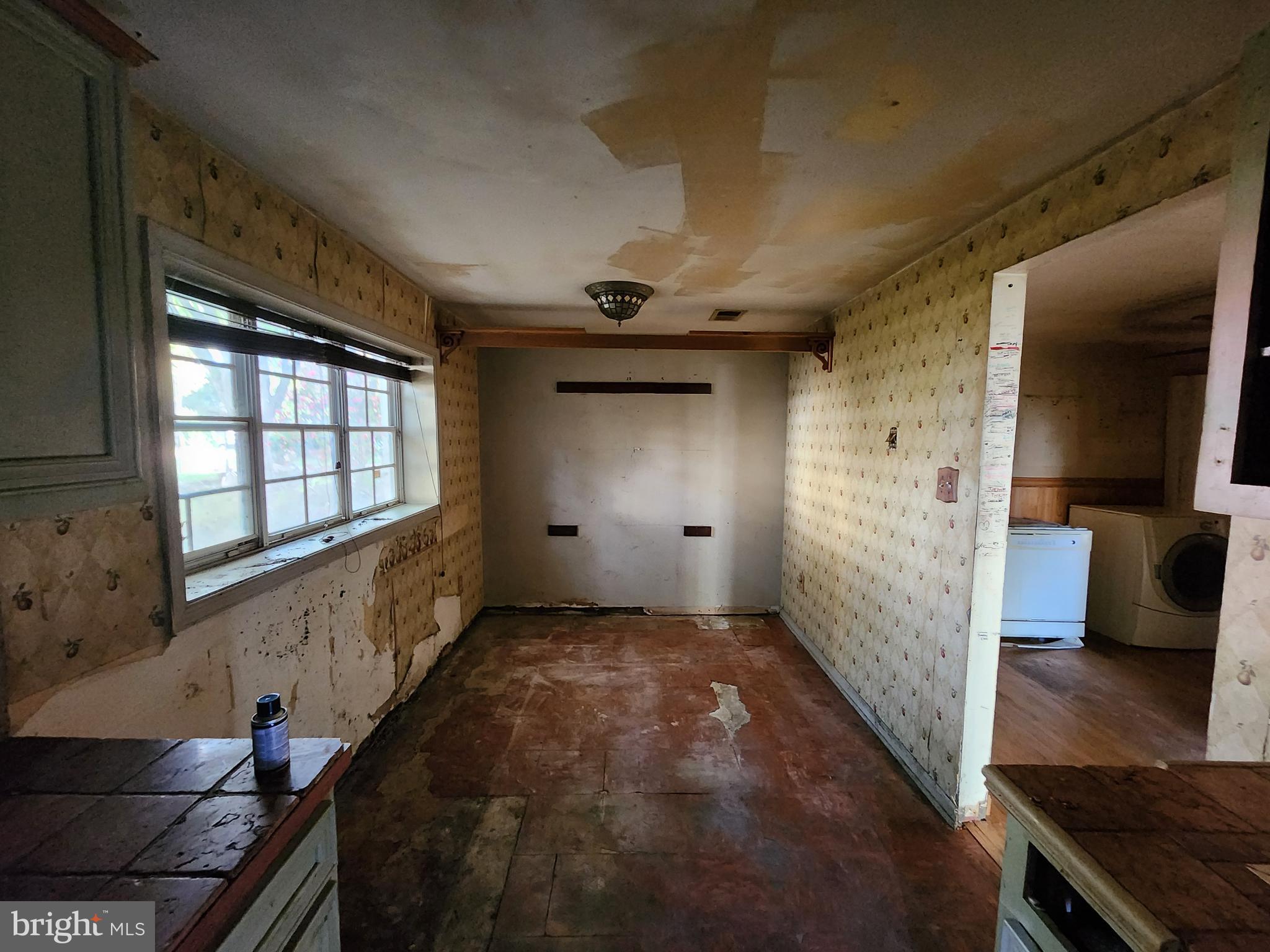 CROFTON MEWS CONDO - Residential