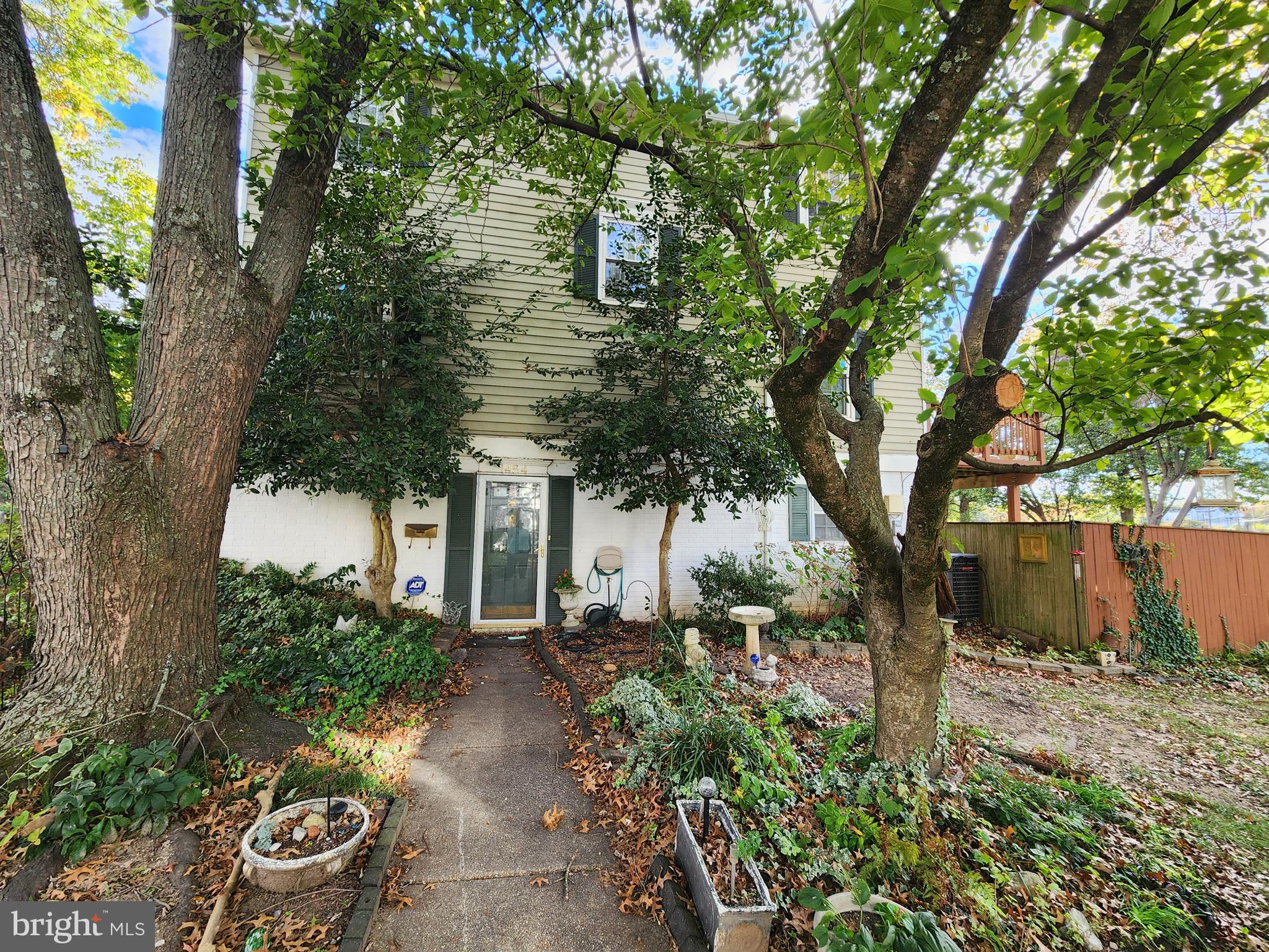 1454 VINEYARD COURT 111XC