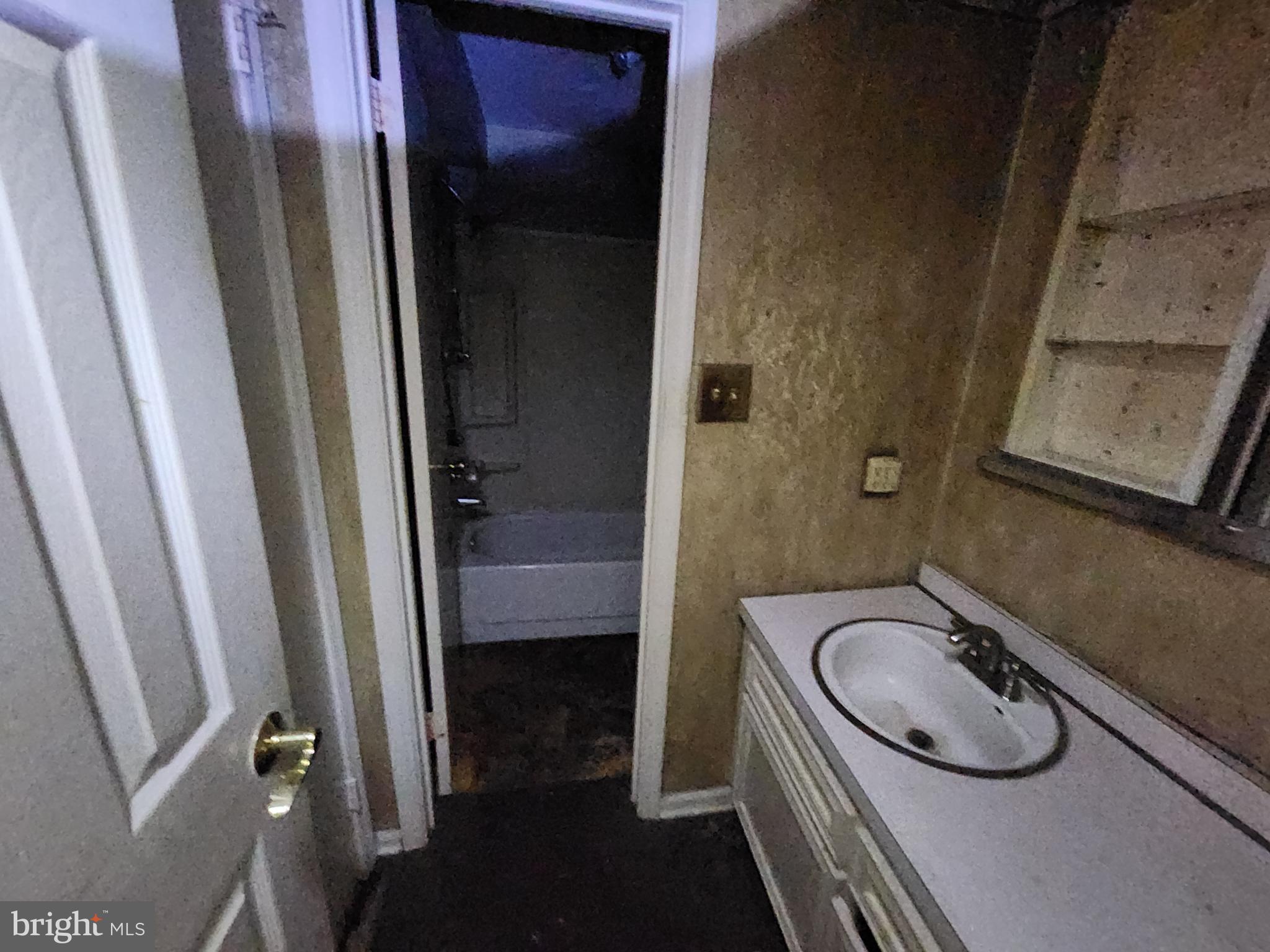 CROFTON MEWS CONDO - Residential