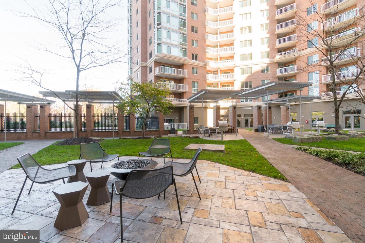 NORTHAMPTON PLACE - Residential Lease