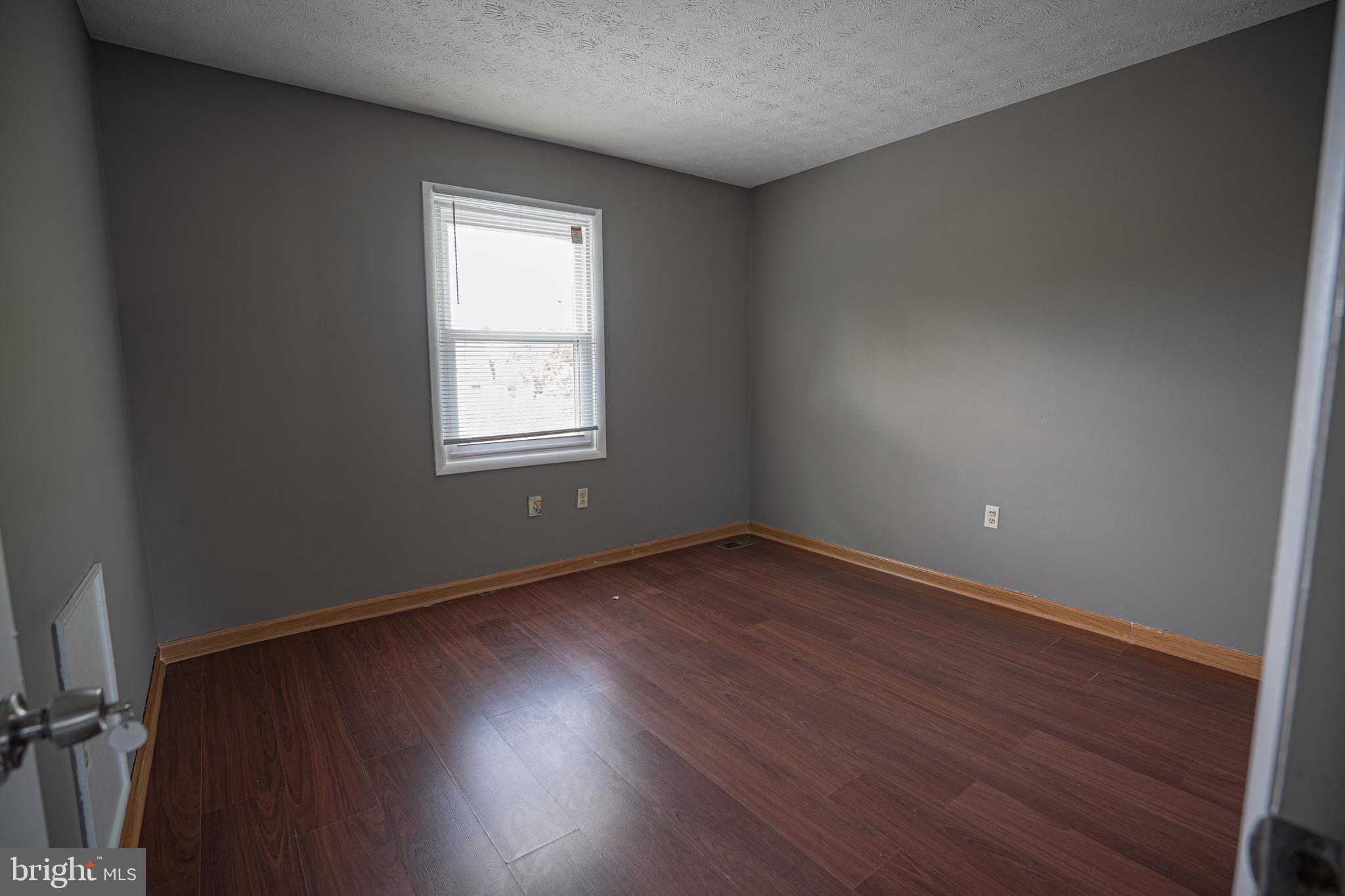 RIVER BEND ESTATES - Residential Lease