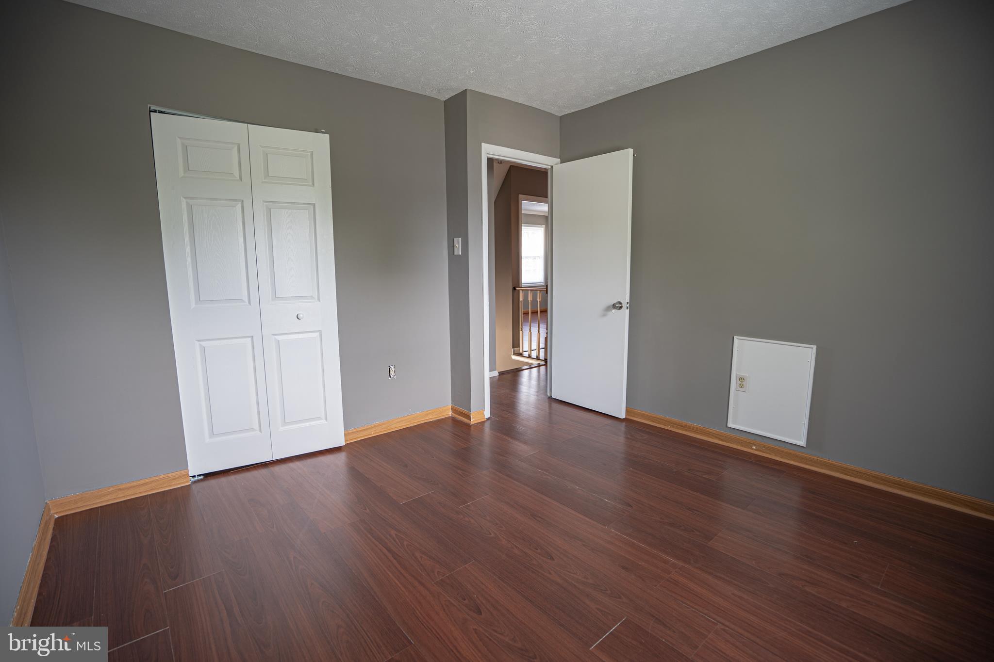 RIVER BEND ESTATES - Residential Lease