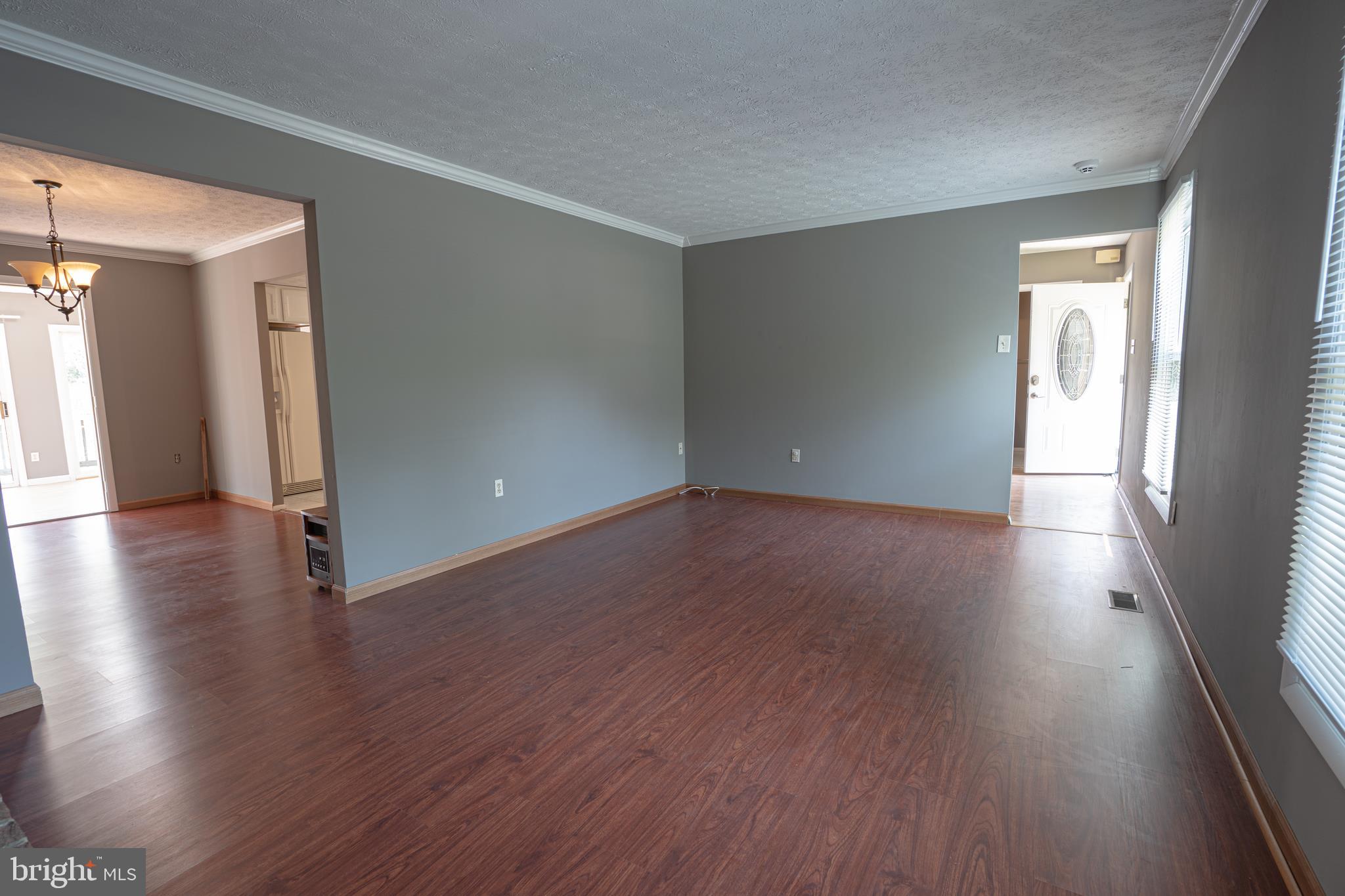 RIVER BEND ESTATES - Residential Lease