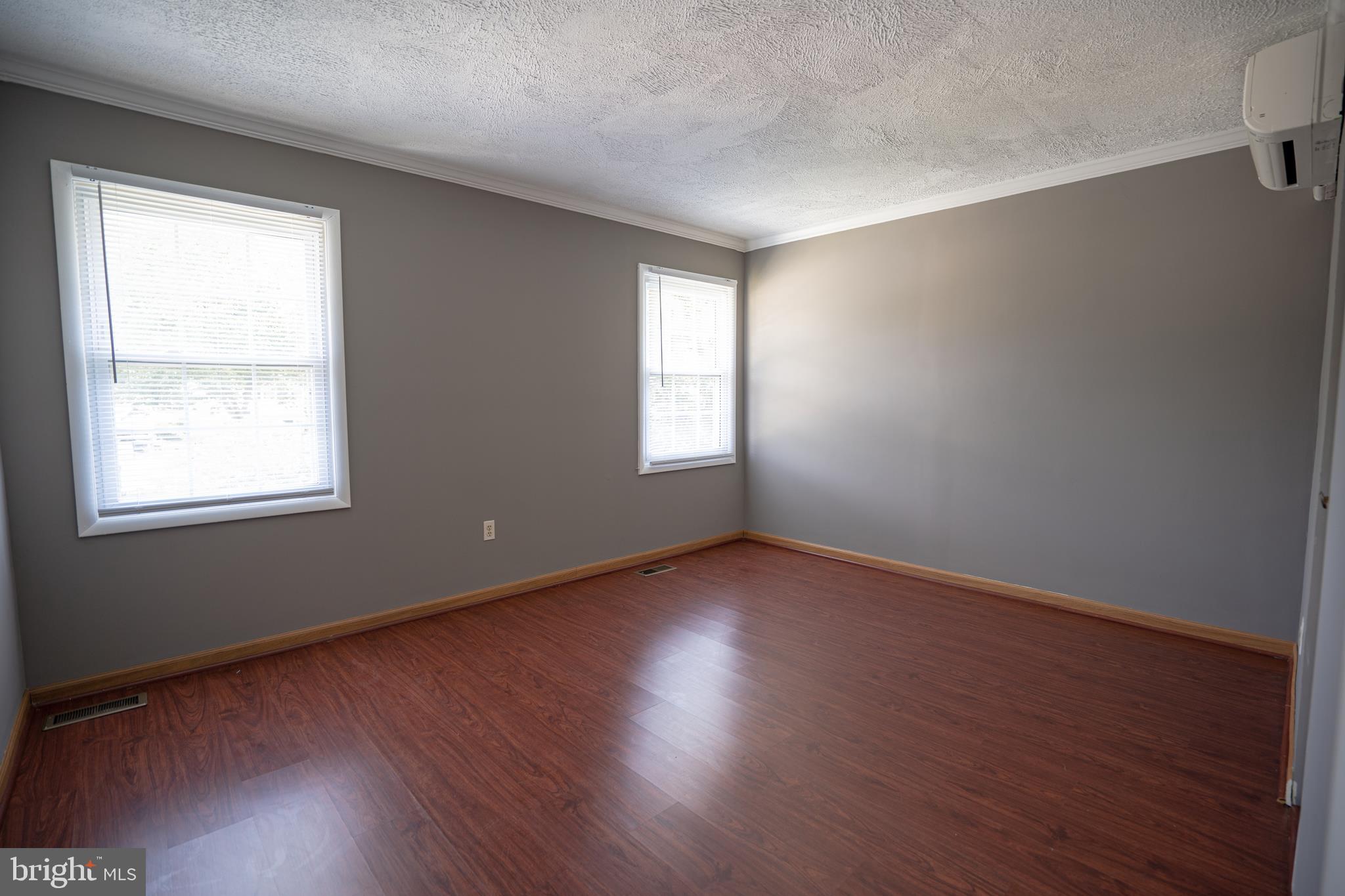 RIVER BEND ESTATES - Residential Lease