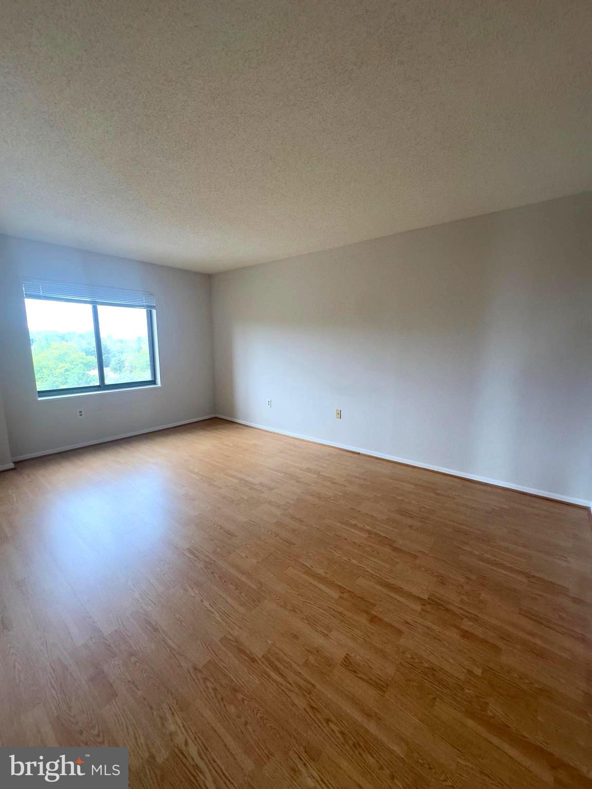 FAIRWAYS NORTH - Residential Lease