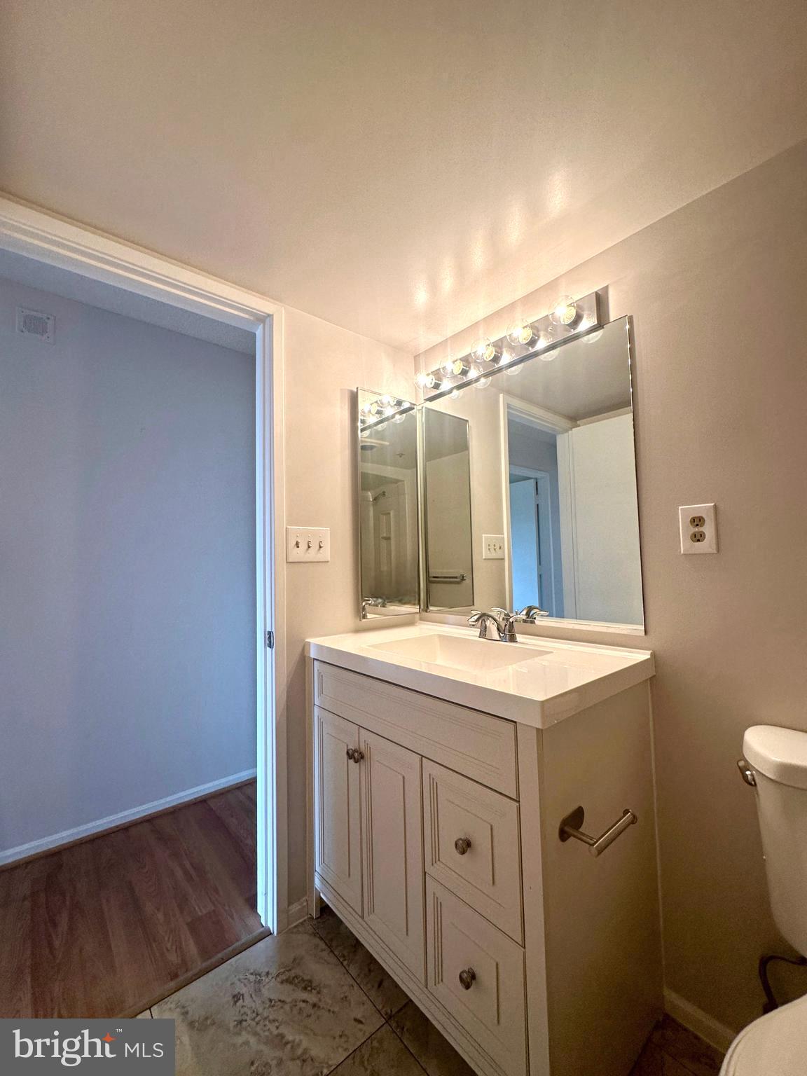 FAIRWAYS NORTH - Residential Lease