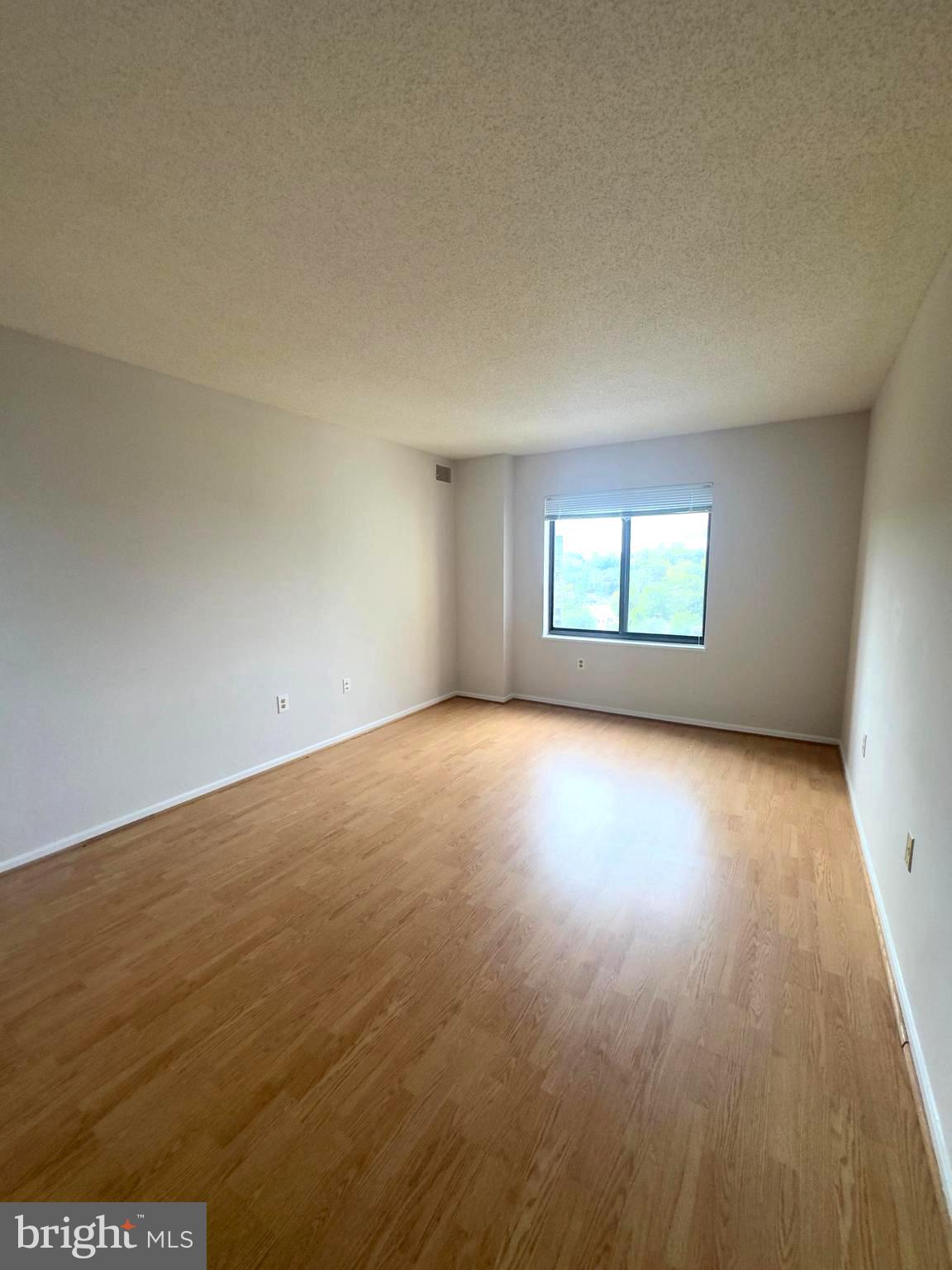 FAIRWAYS NORTH - Residential Lease