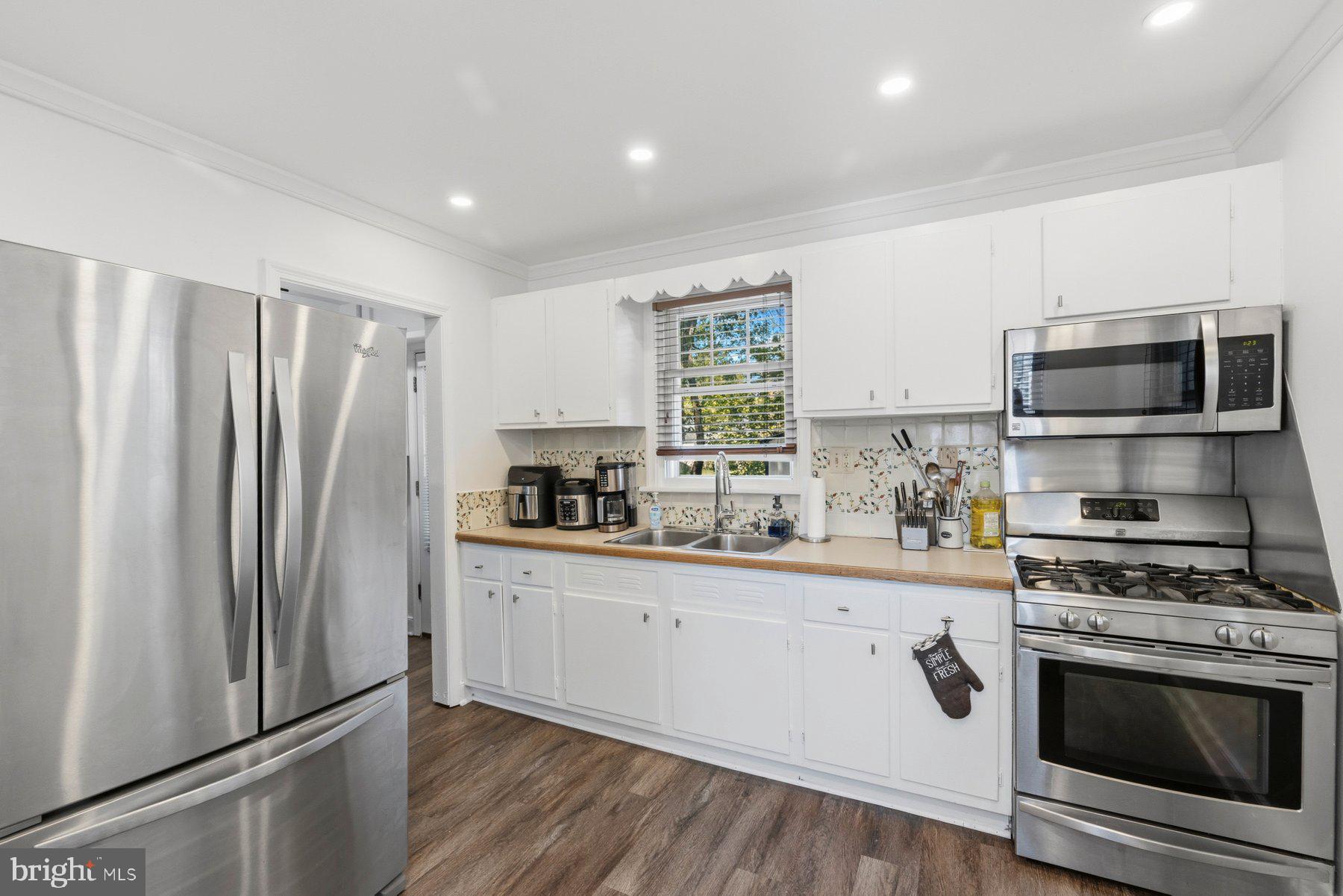 GLENMONT VILLAGE - Residential