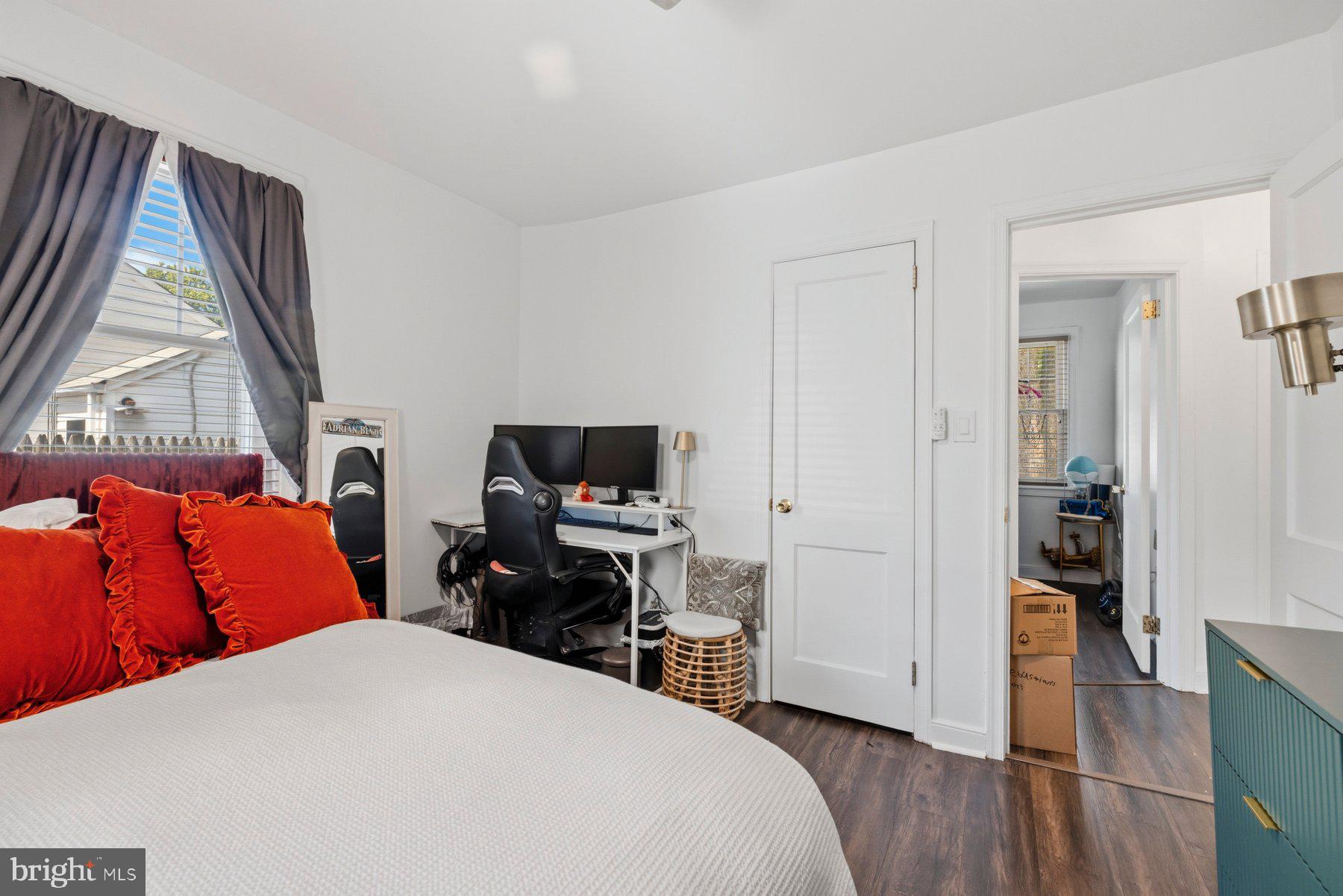 GLENMONT VILLAGE - Residential