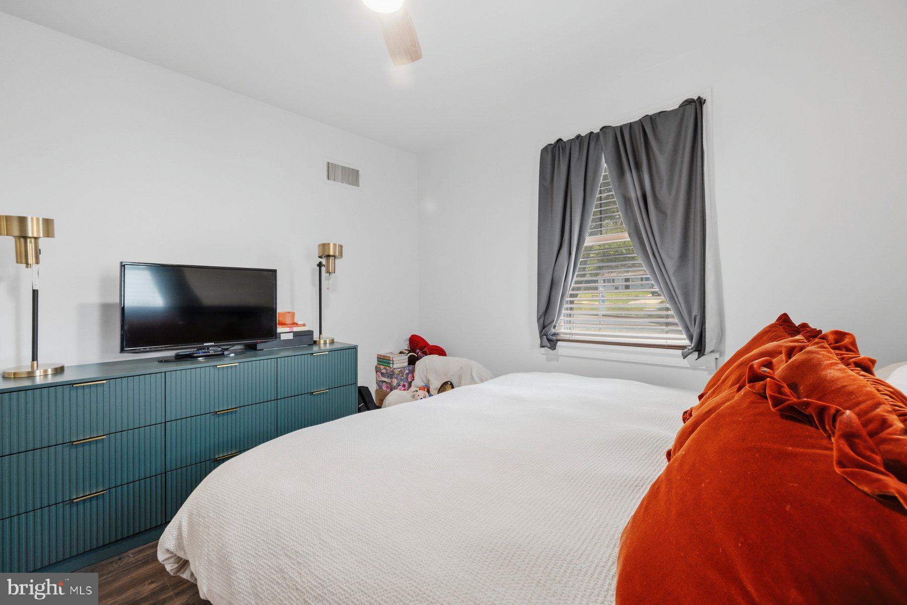 GLENMONT VILLAGE - Residential