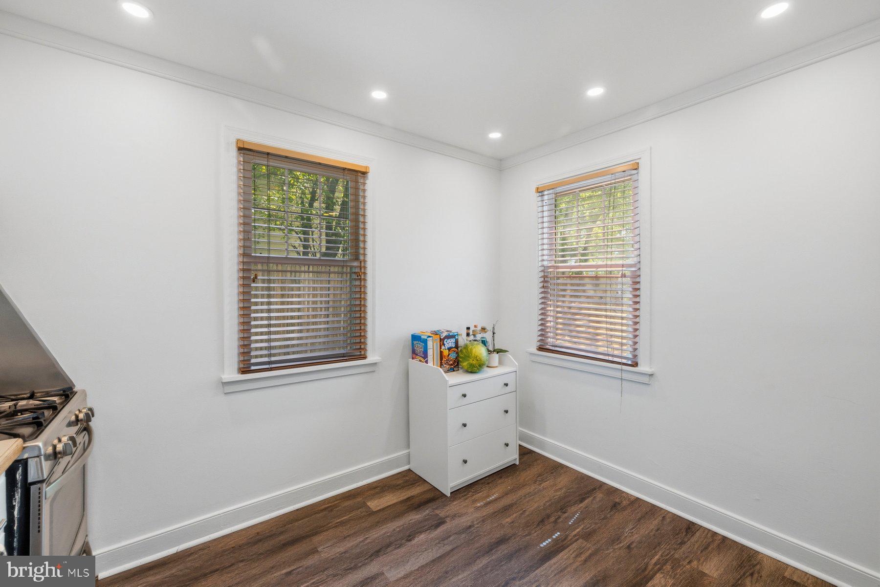 GLENMONT VILLAGE - Residential