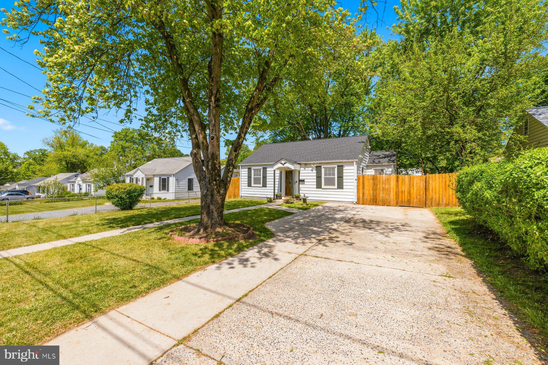 GLENMONT VILLAGE - Residential