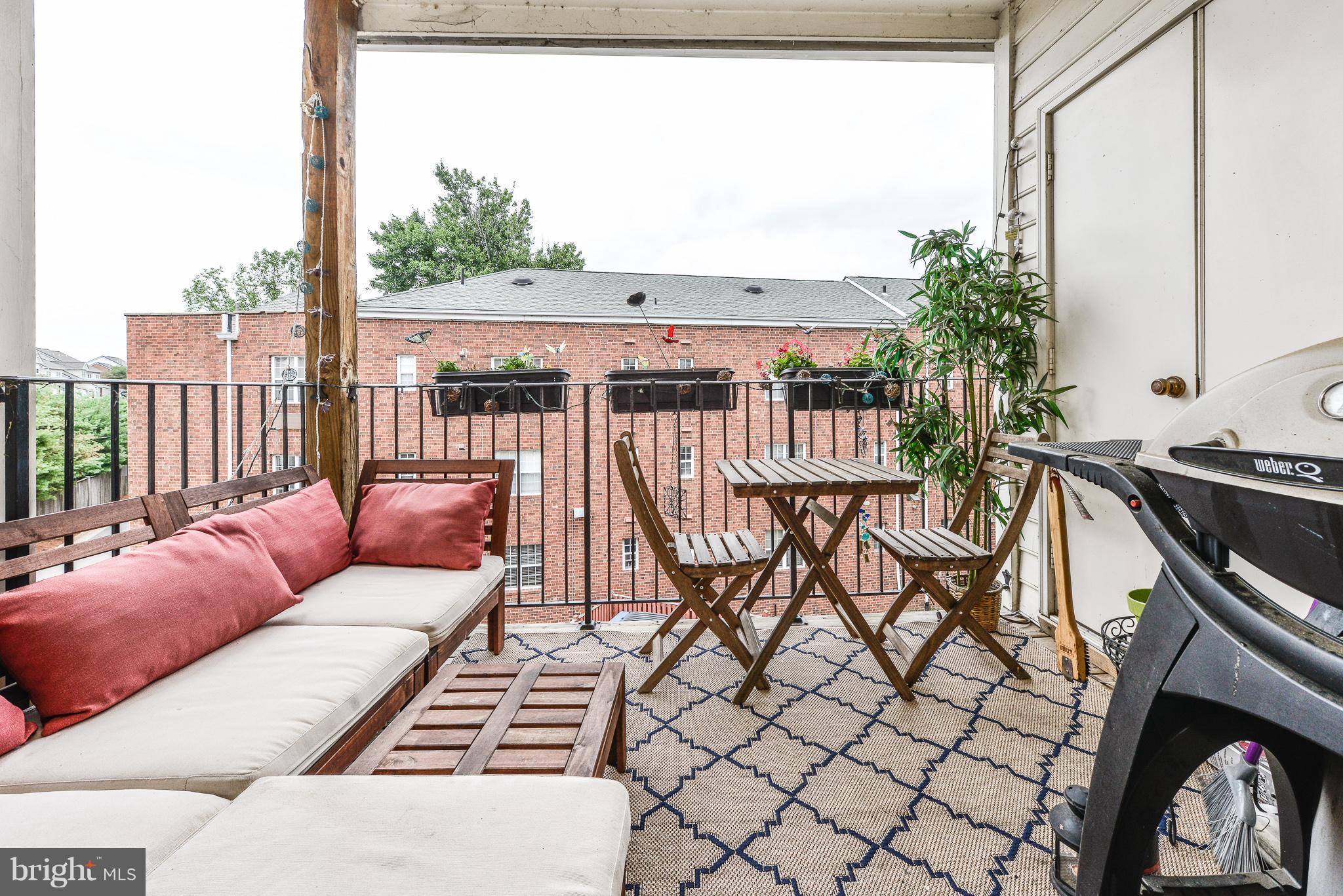 OLD TOWN GREENS - Residential Lease