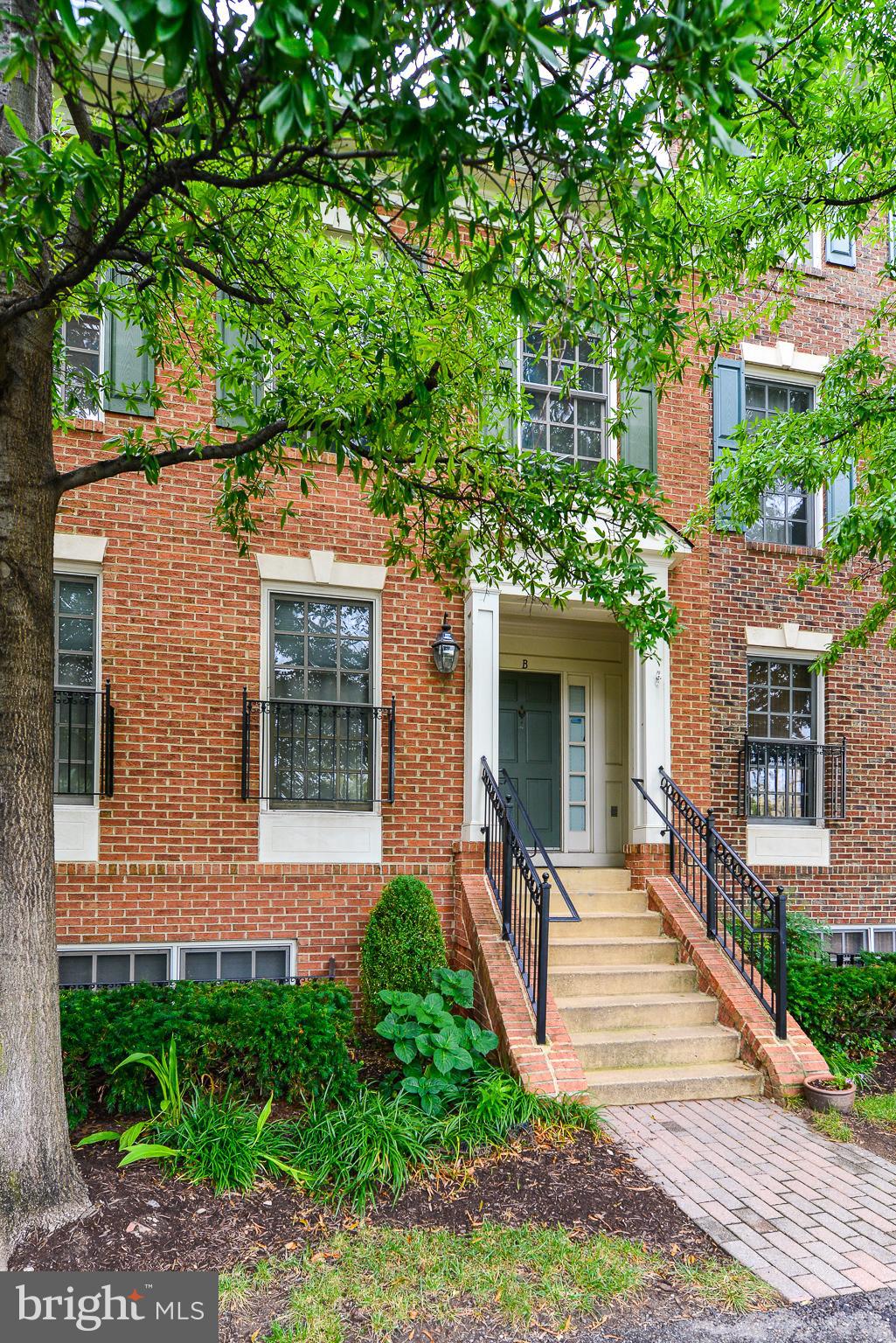 OLD TOWN GREENS - Residential Lease