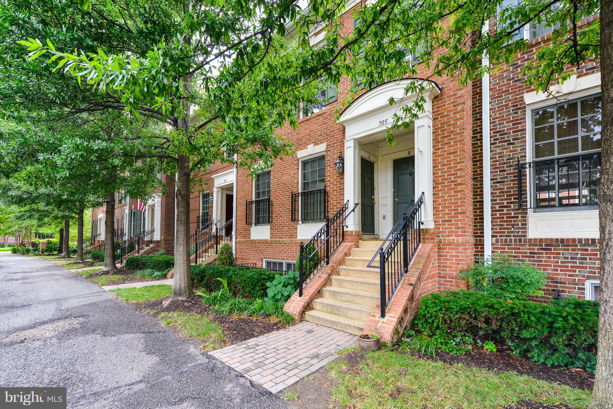 OLD TOWN GREENS - Residential Lease