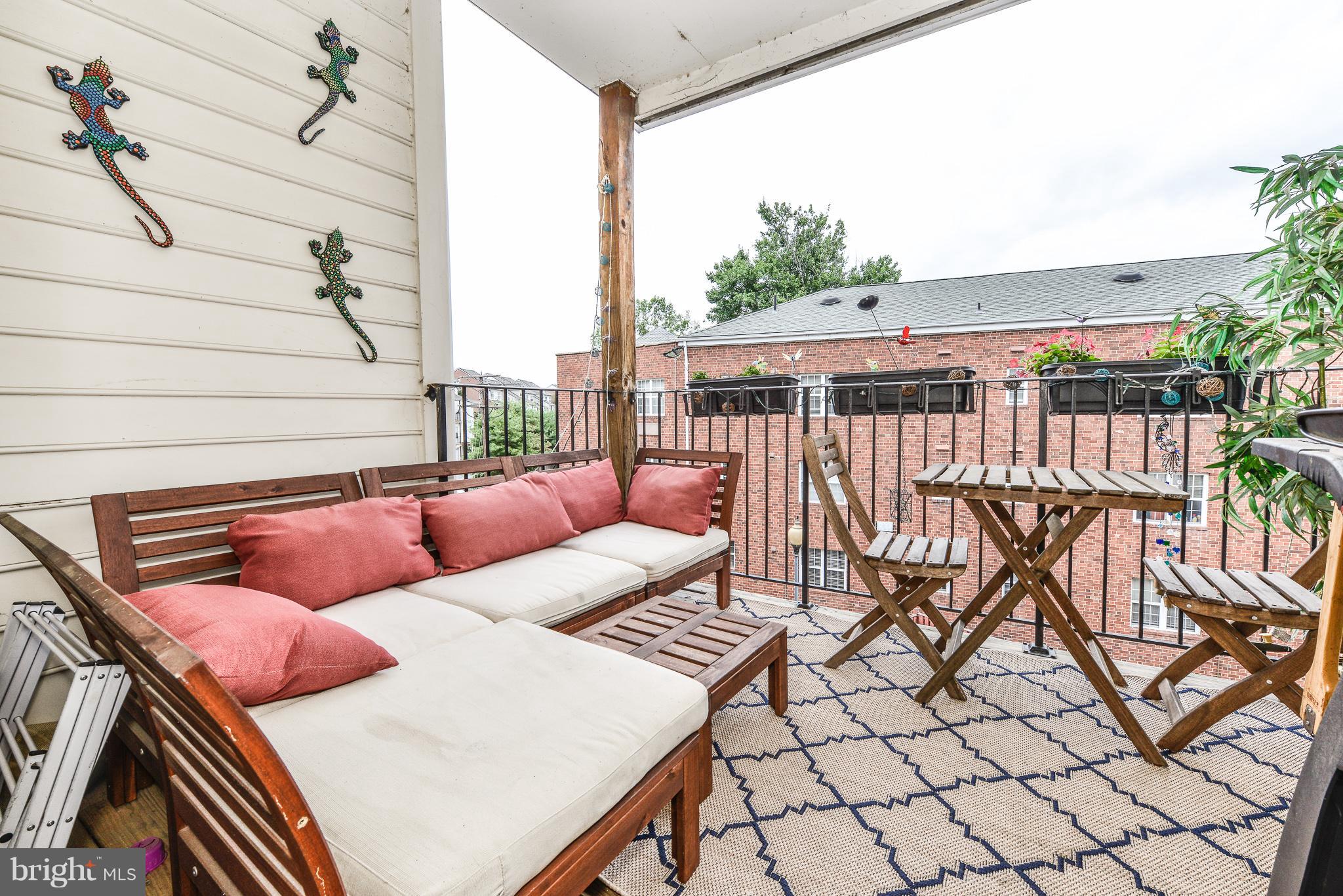 OLD TOWN GREENS - Residential Lease