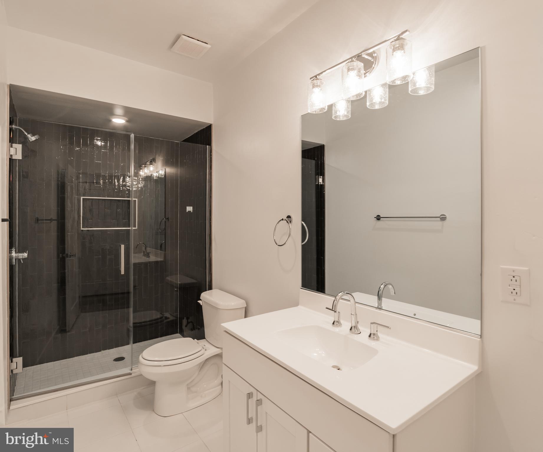 FAIRMOUNT - Residential Lease