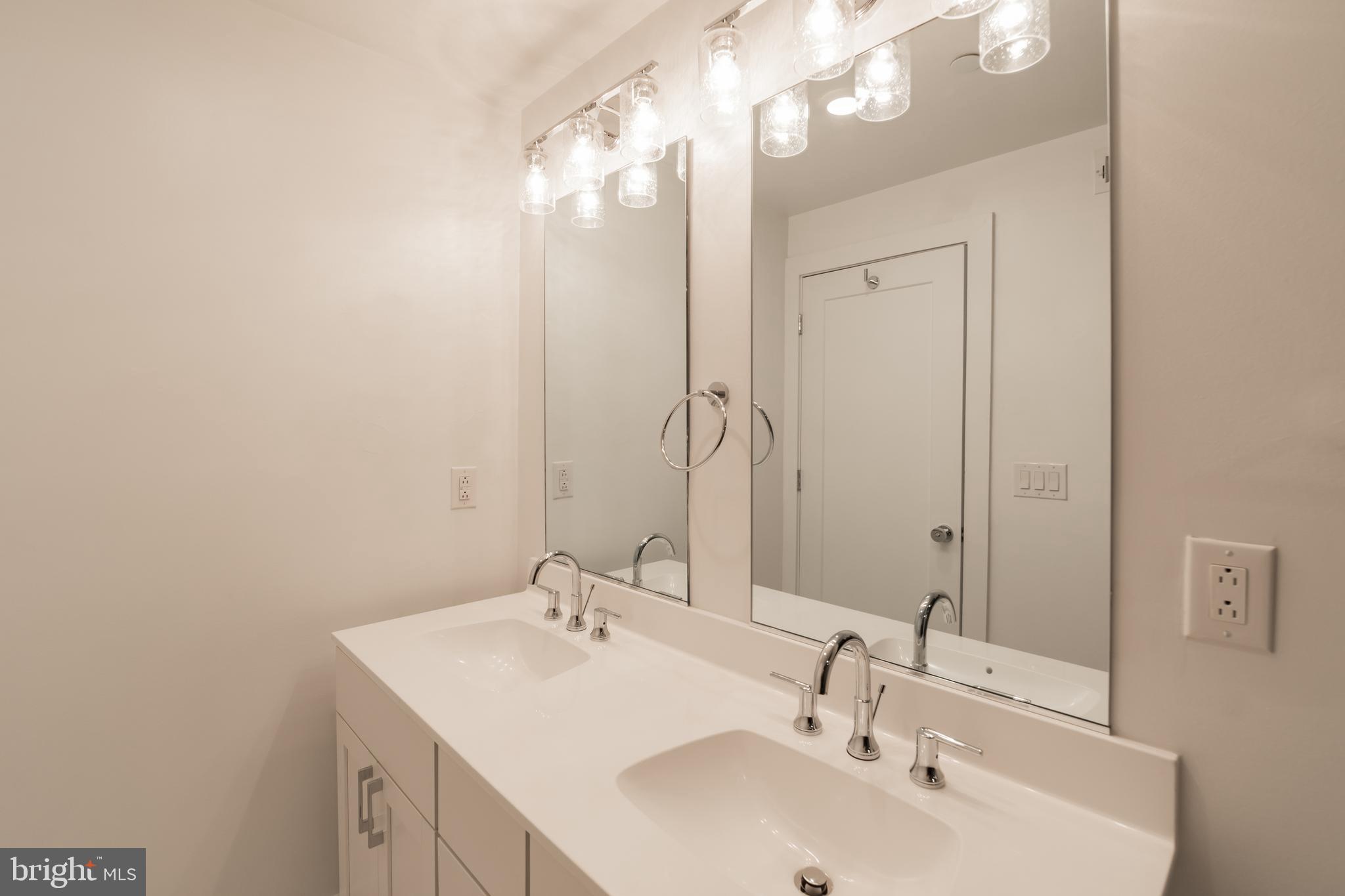FAIRMOUNT - Residential Lease