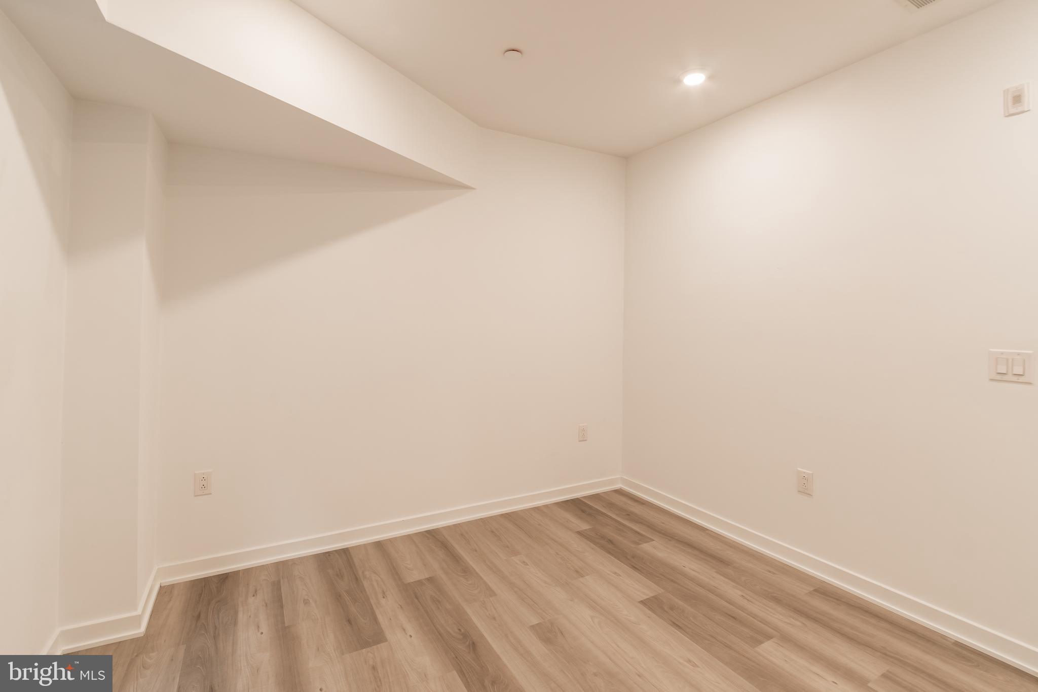 FAIRMOUNT - Residential Lease