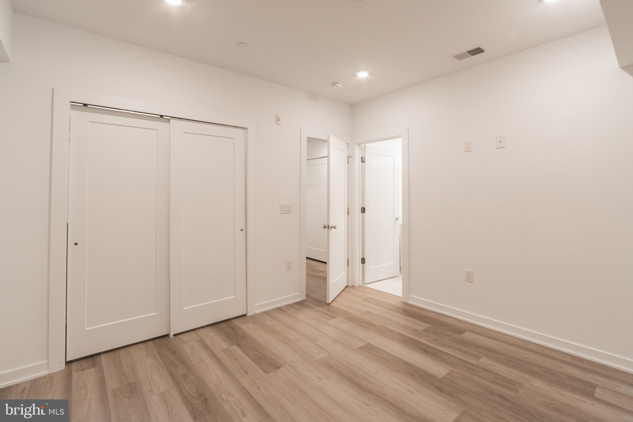 FAIRMOUNT - Residential Lease