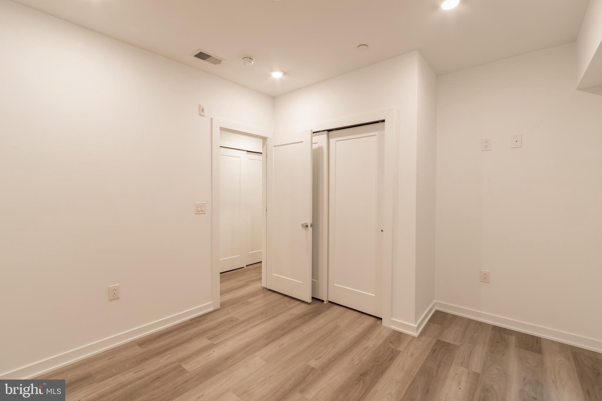 FAIRMOUNT - Residential Lease