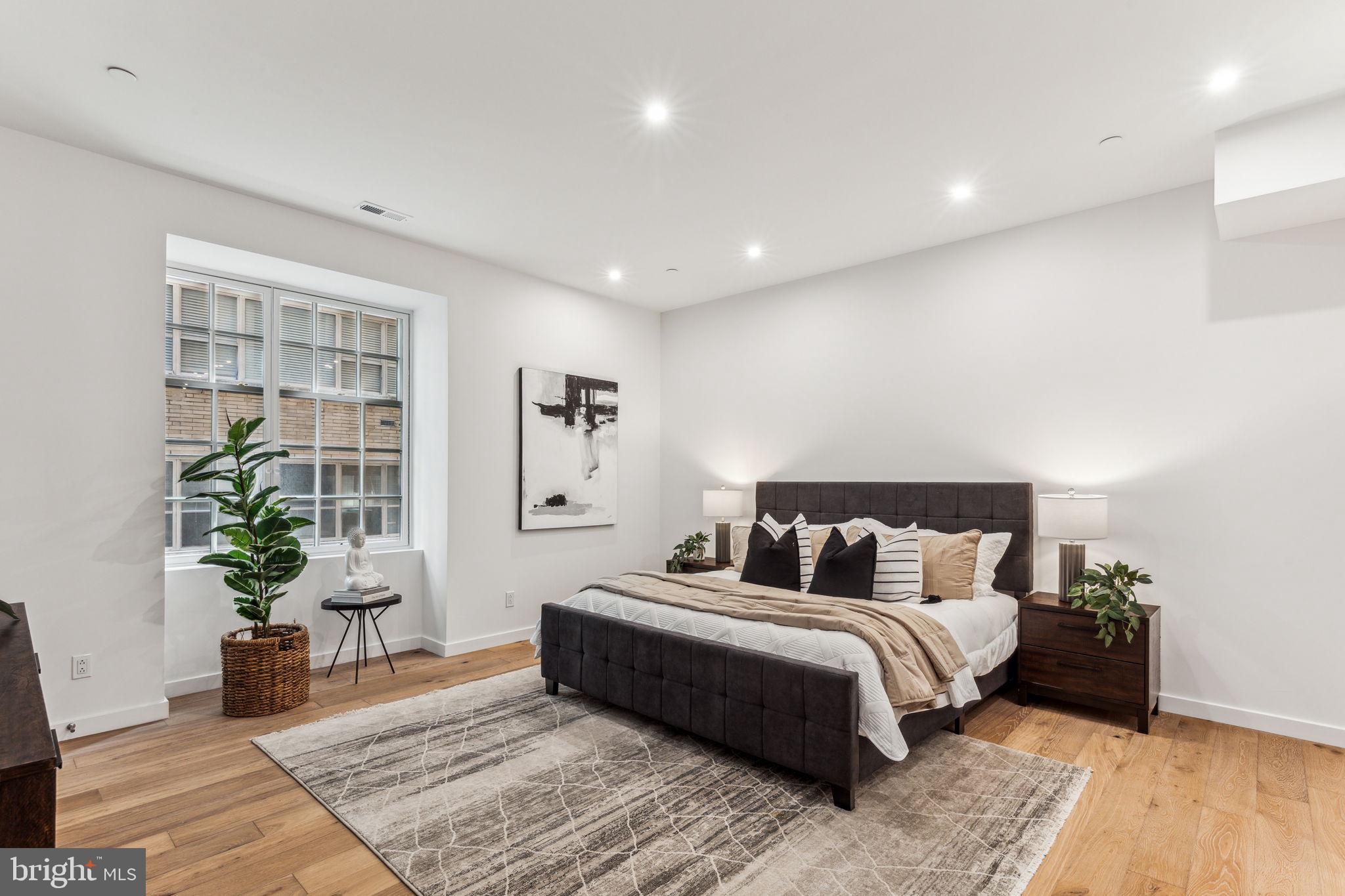 RITTENHOUSE SQUARE - Residential